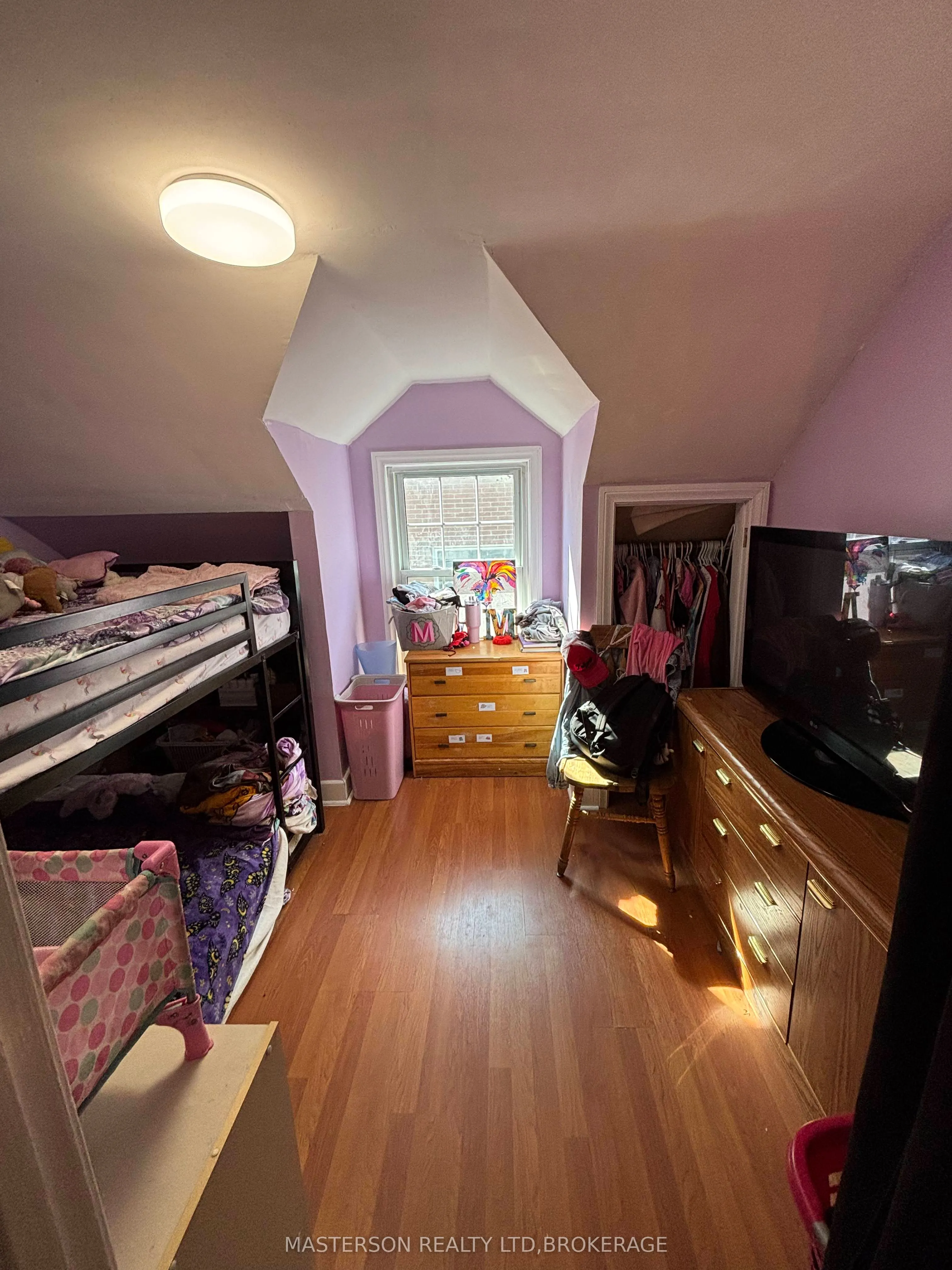 12 Chestnut Street E