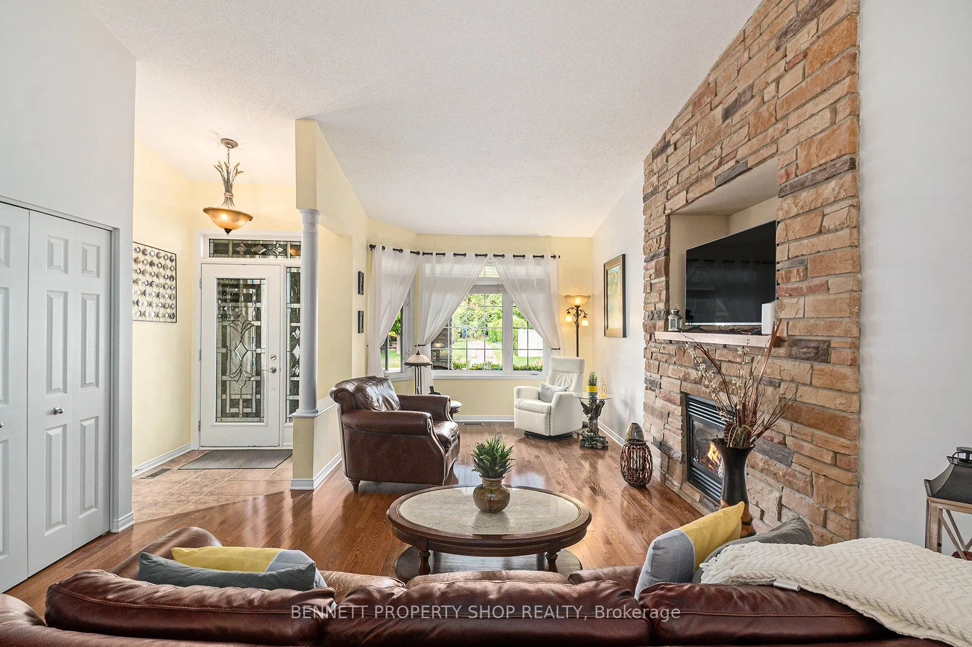 460 Jasper Crescent