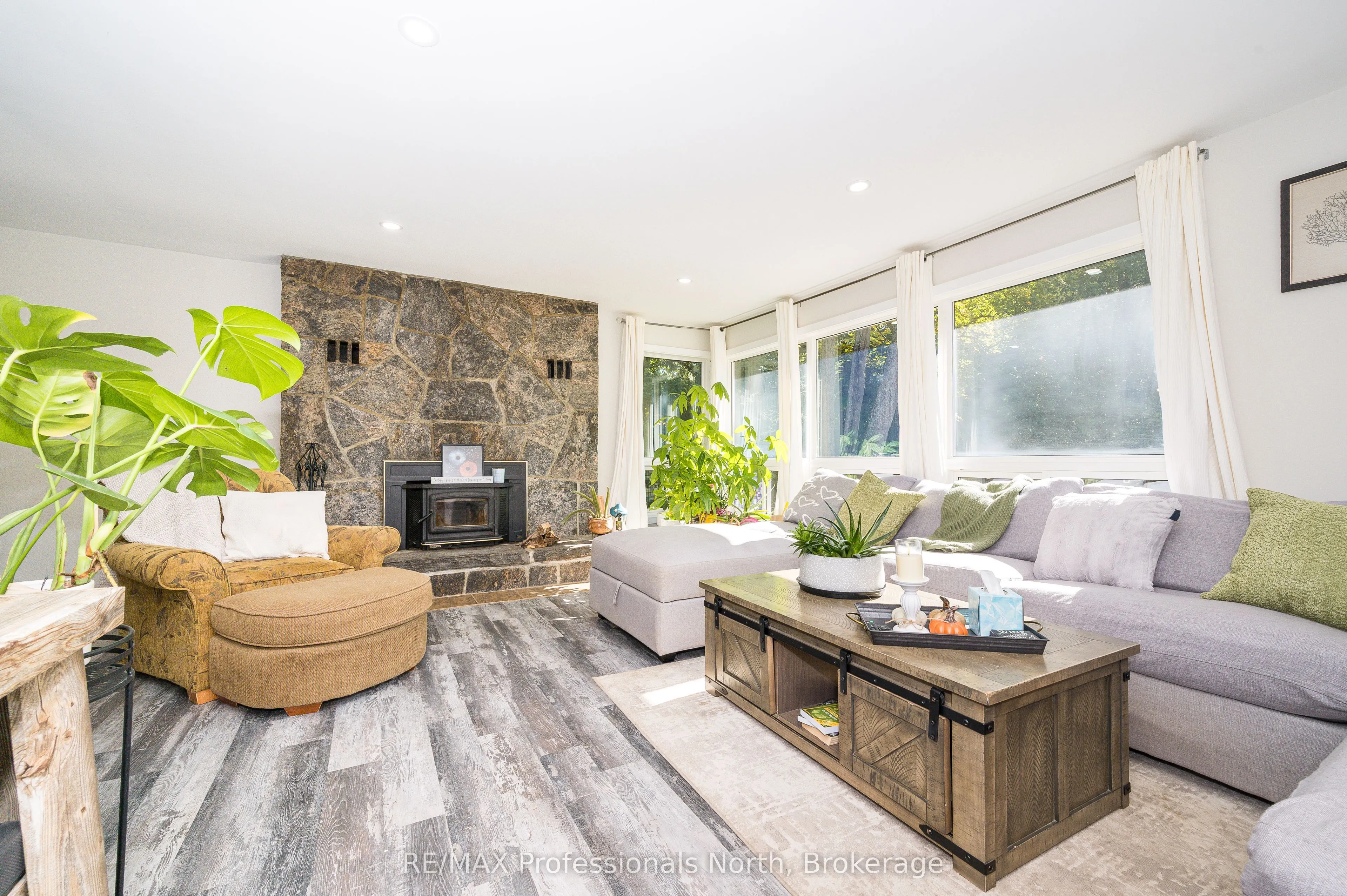 106 Ladell Heights Crescent