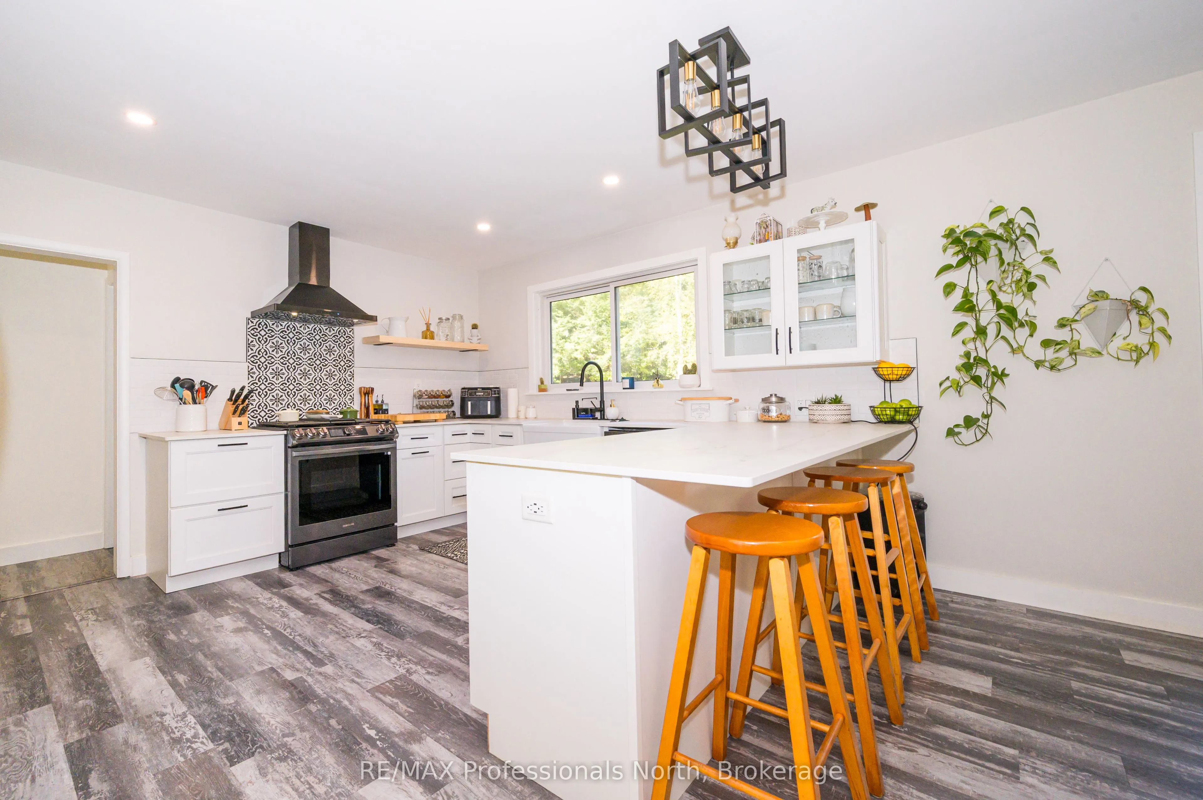 106 Ladell Heights Crescent