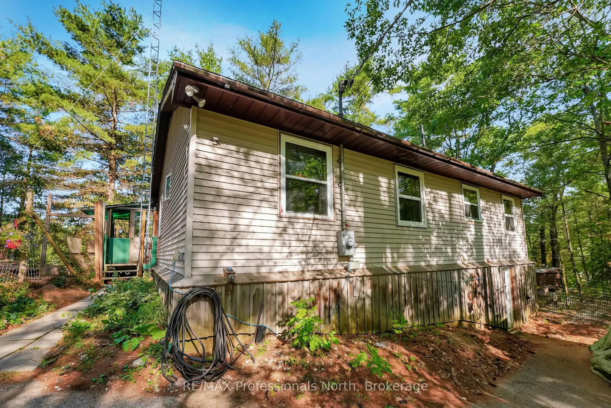 1021 Millwoods Road