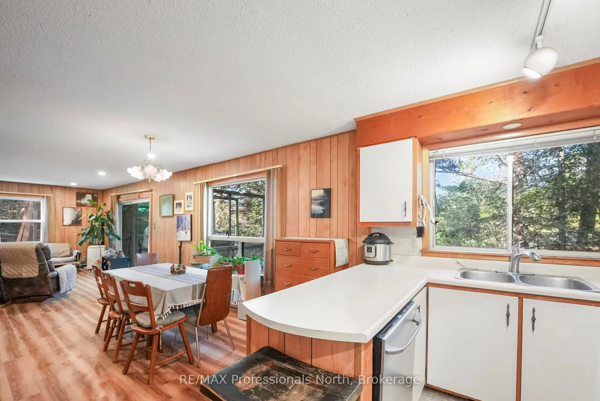 1021 Millwoods Road