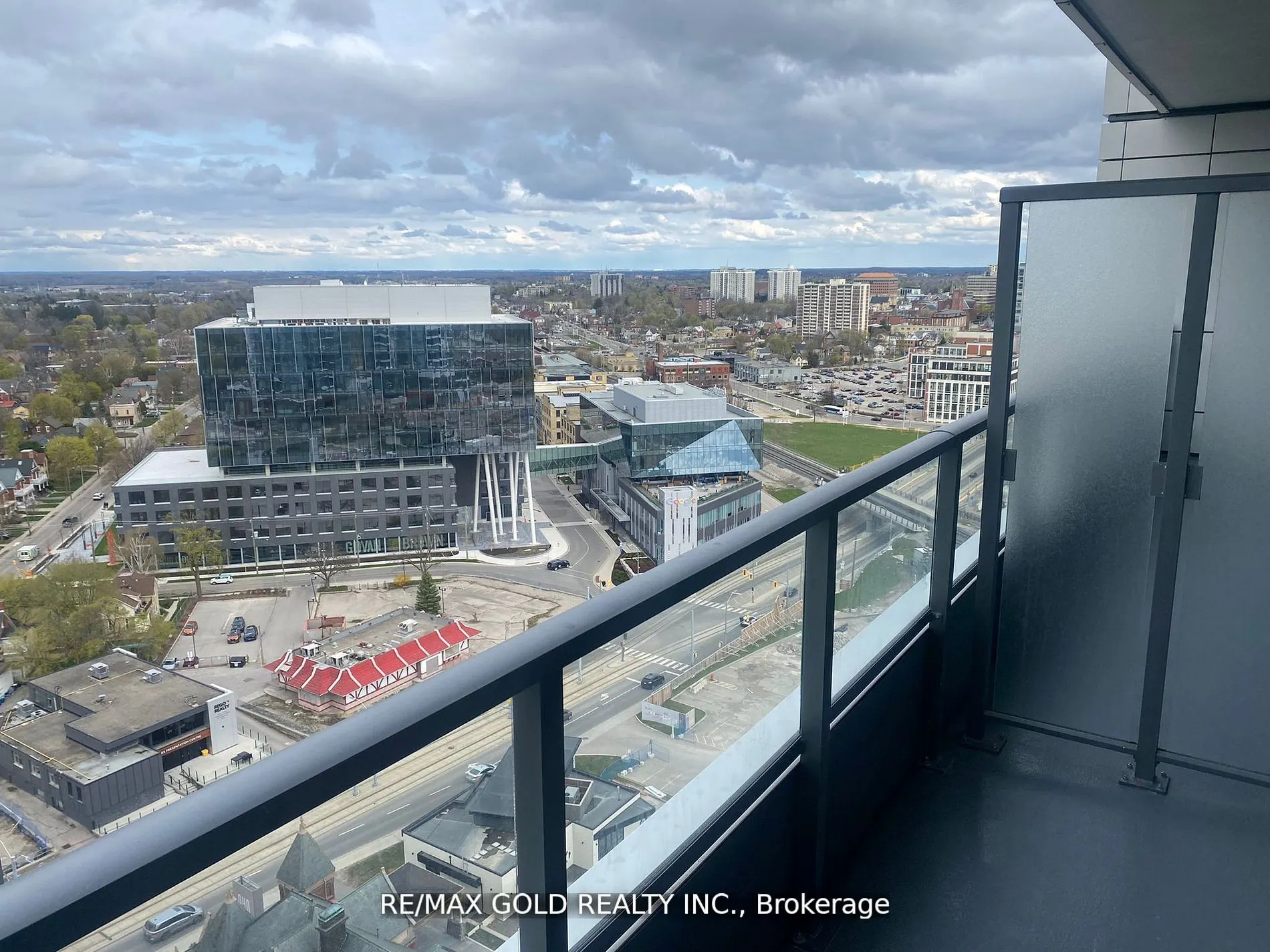 15 Wellington Street S, #1914