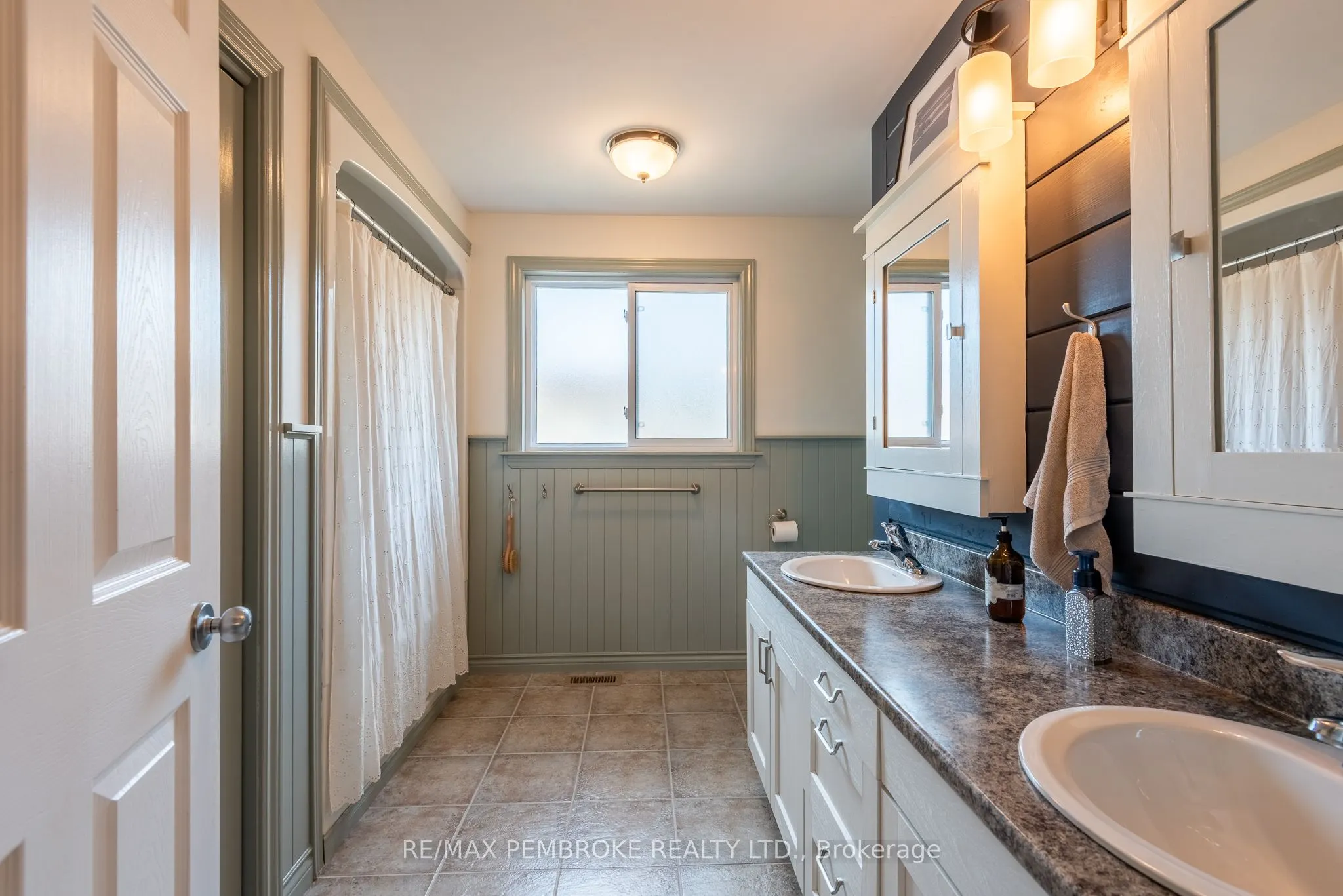 47 Mohns Avenue
