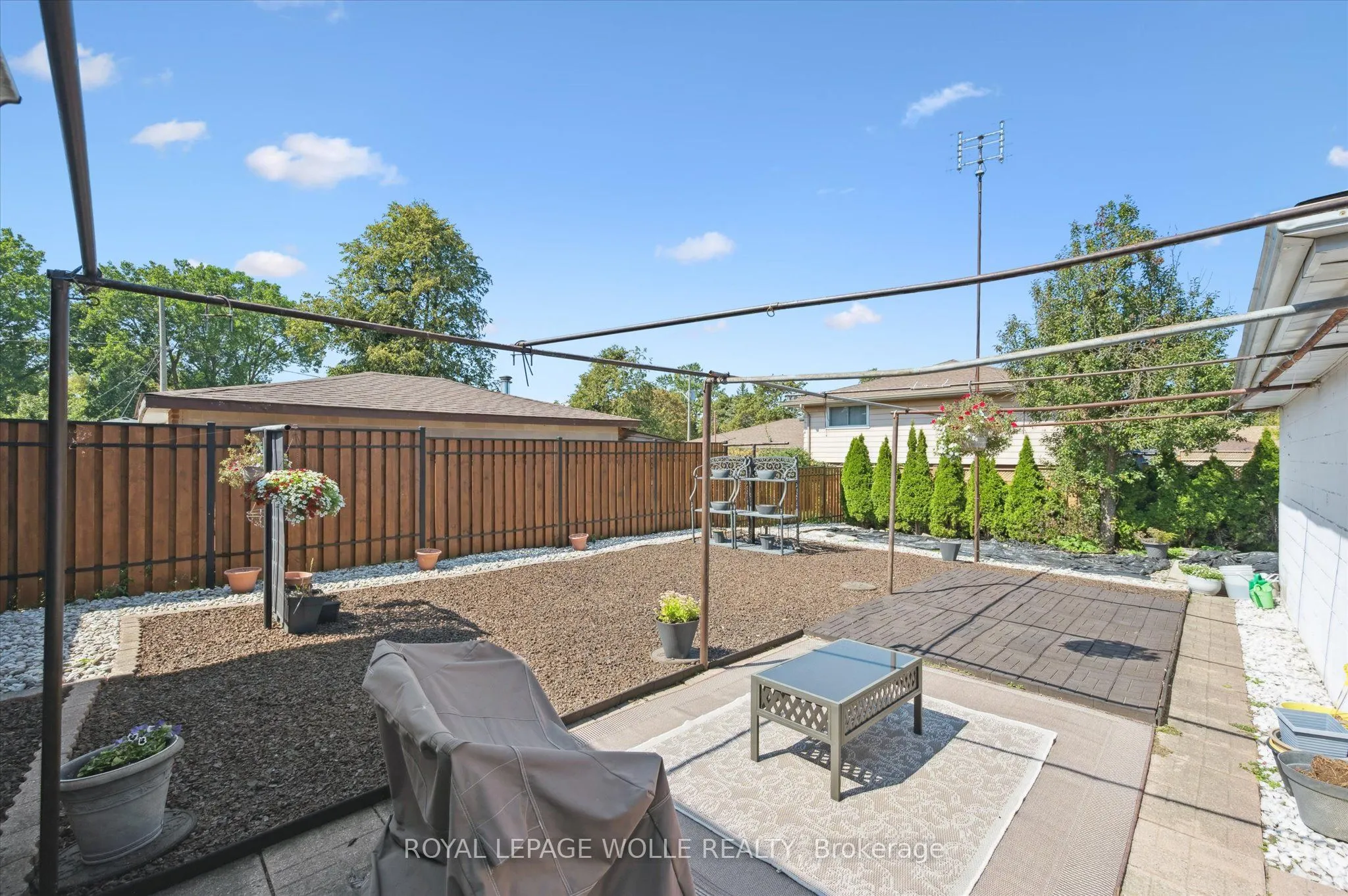 136 Fairway Road N