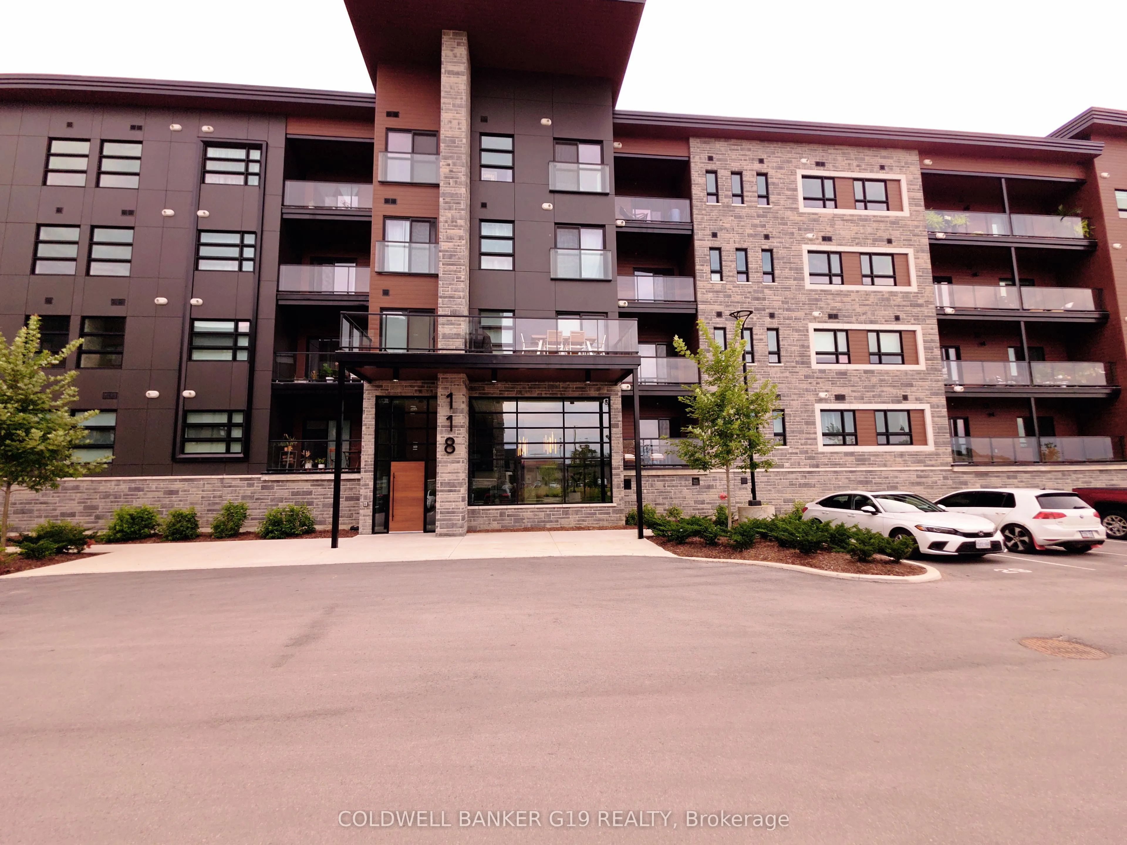 118 Summerside Boulevard, #102