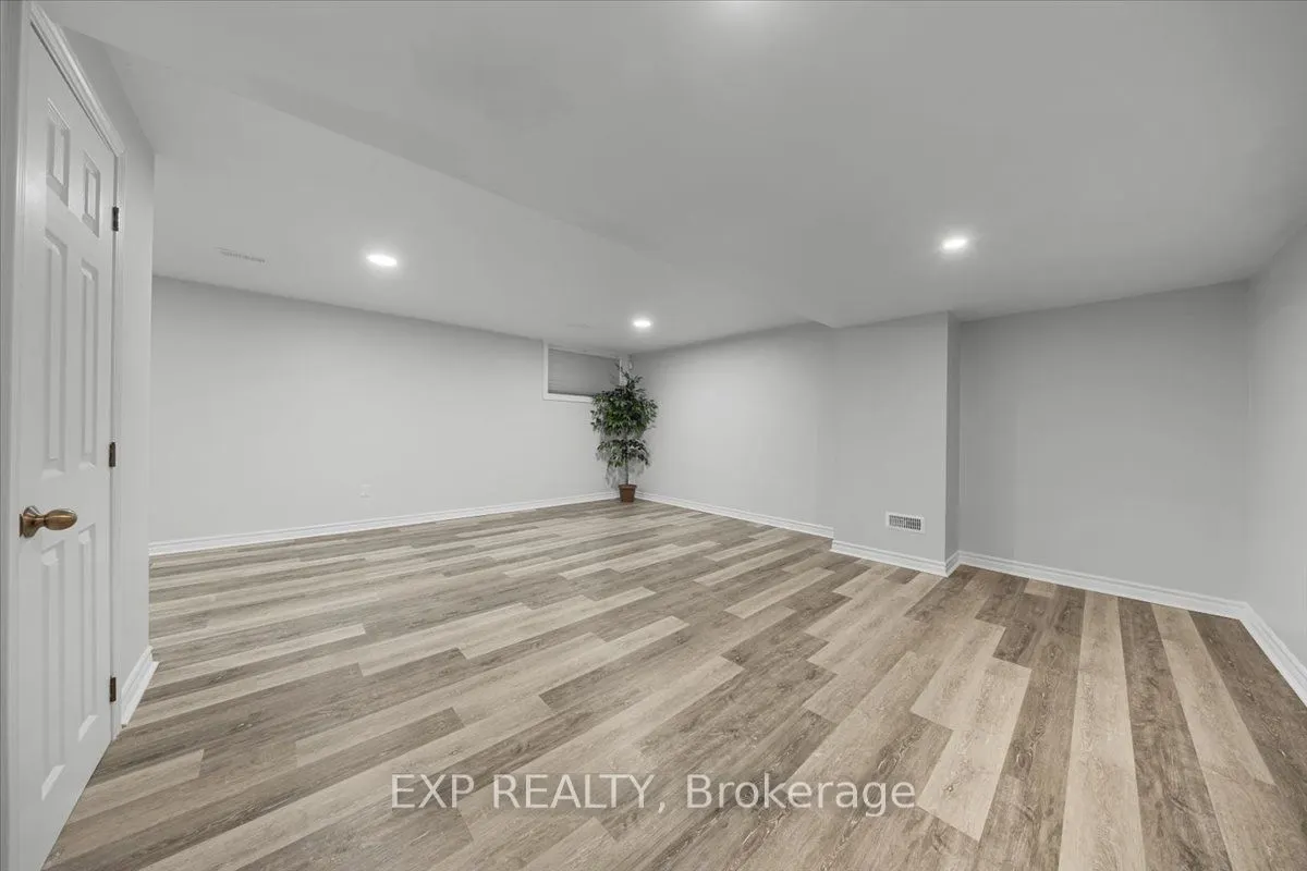 300 Grayburn Way