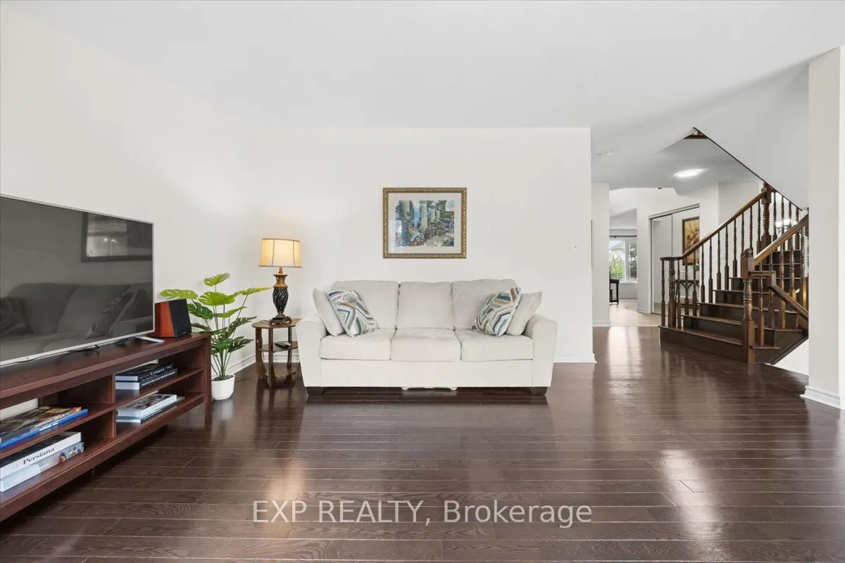 300 Grayburn Way