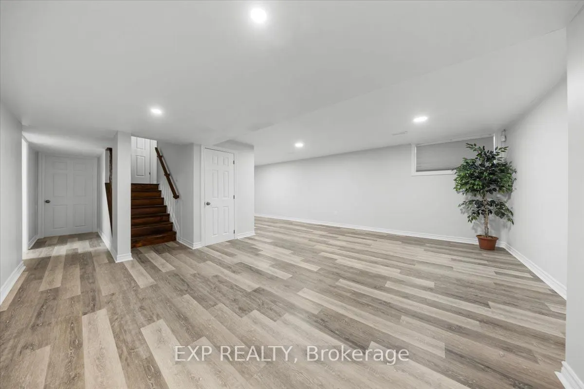 300 Grayburn Way