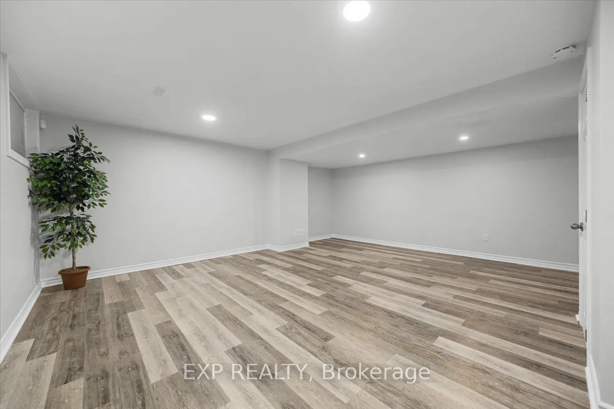 300 Grayburn Way