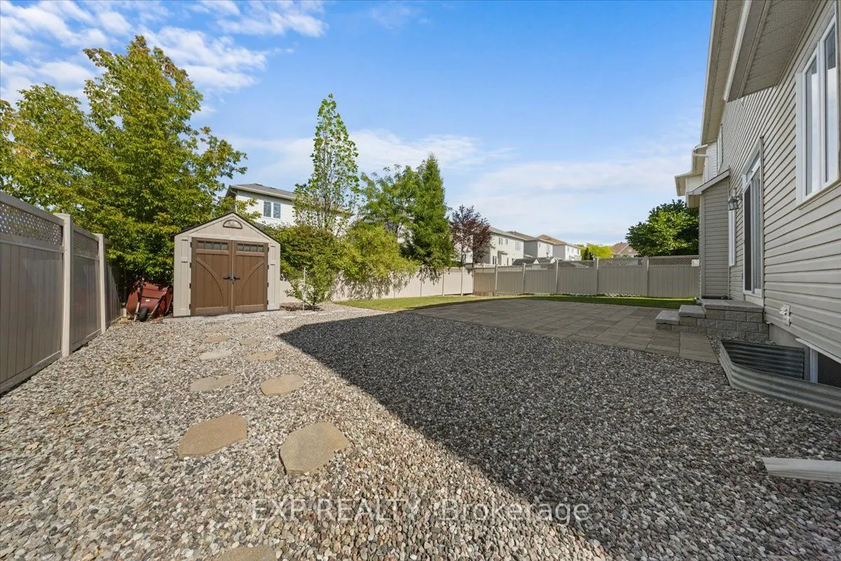 300 Grayburn Way