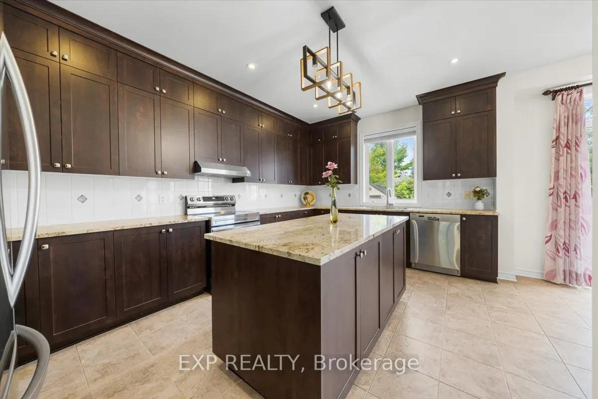 300 Grayburn Way
