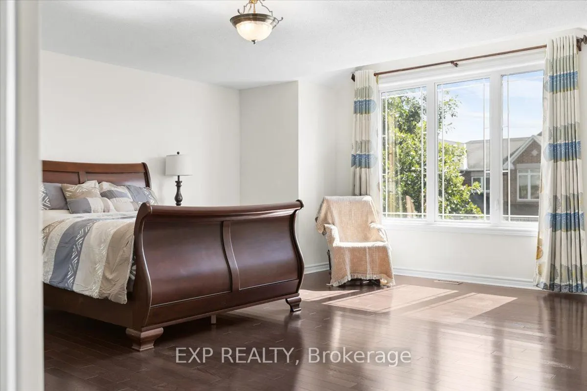 300 Grayburn Way
