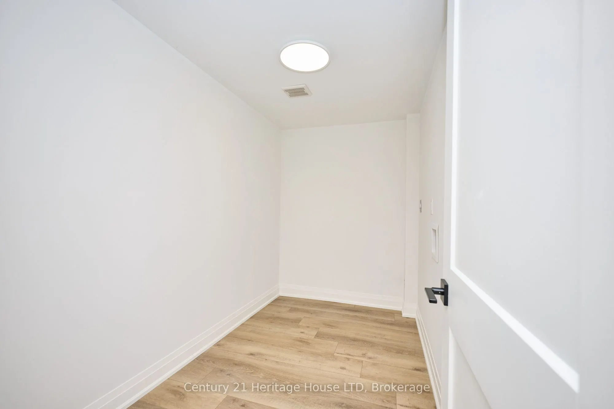 42 Aquadale Drive