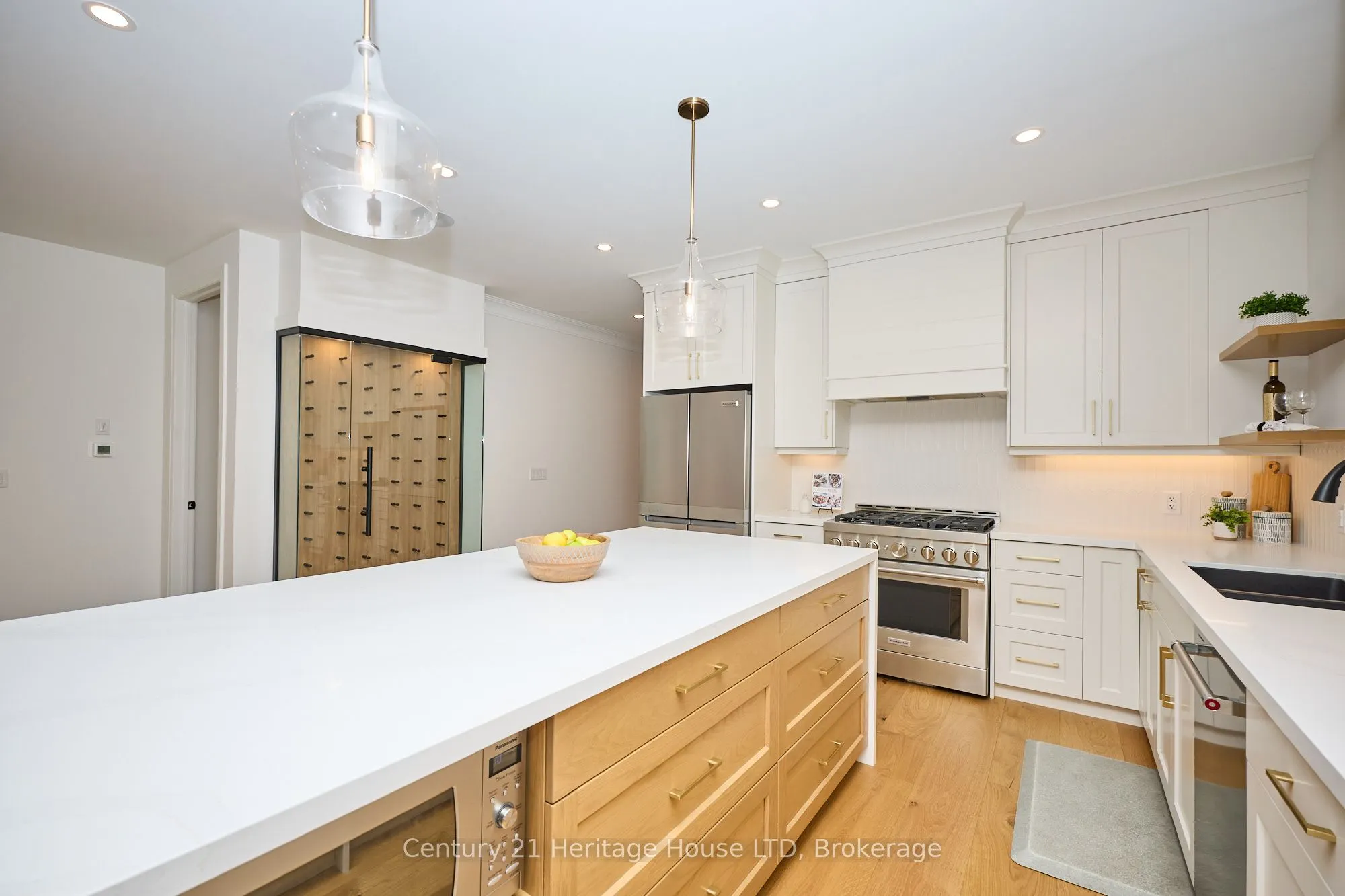 42 Aquadale Drive