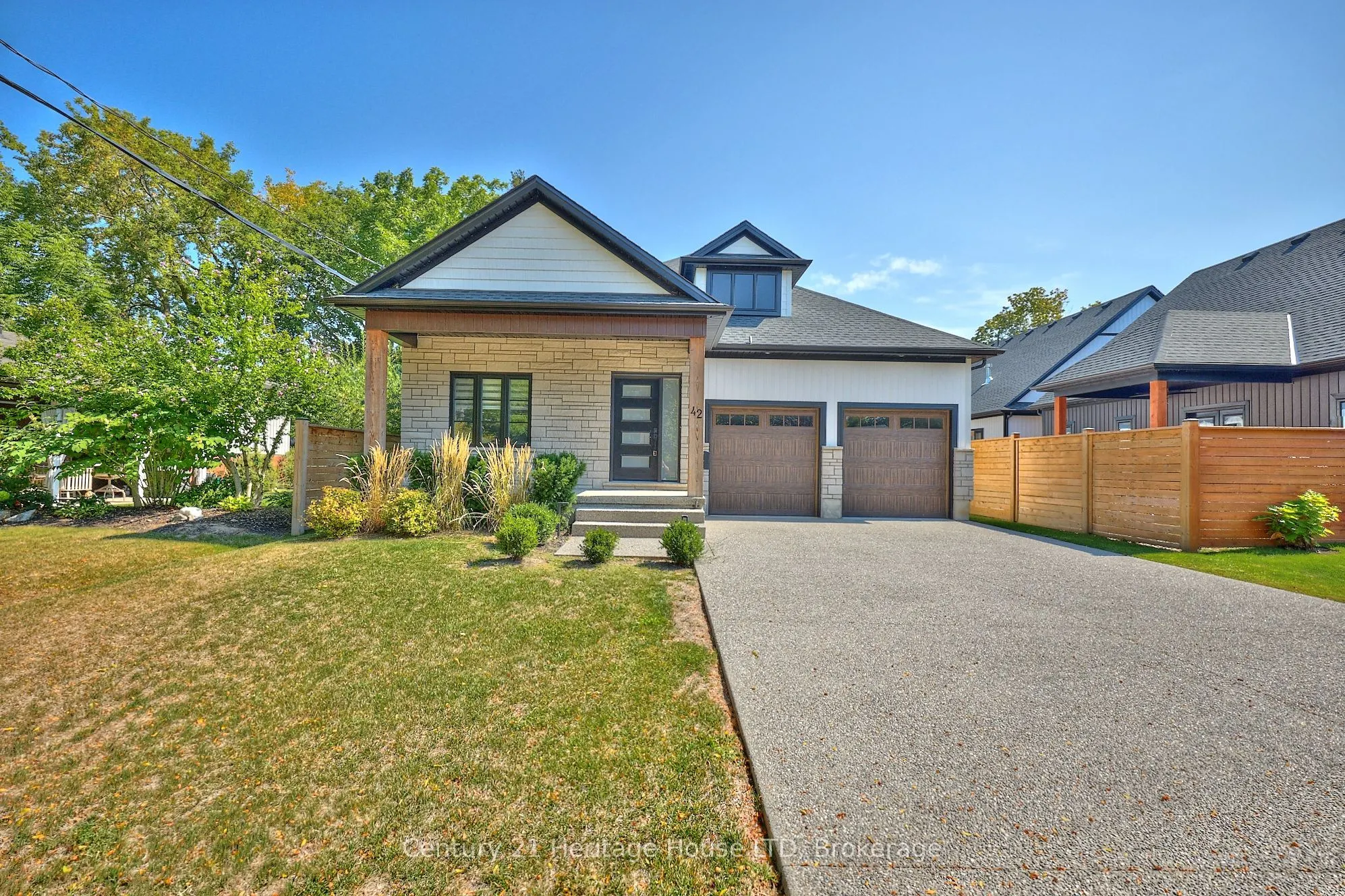 42 Aquadale Drive