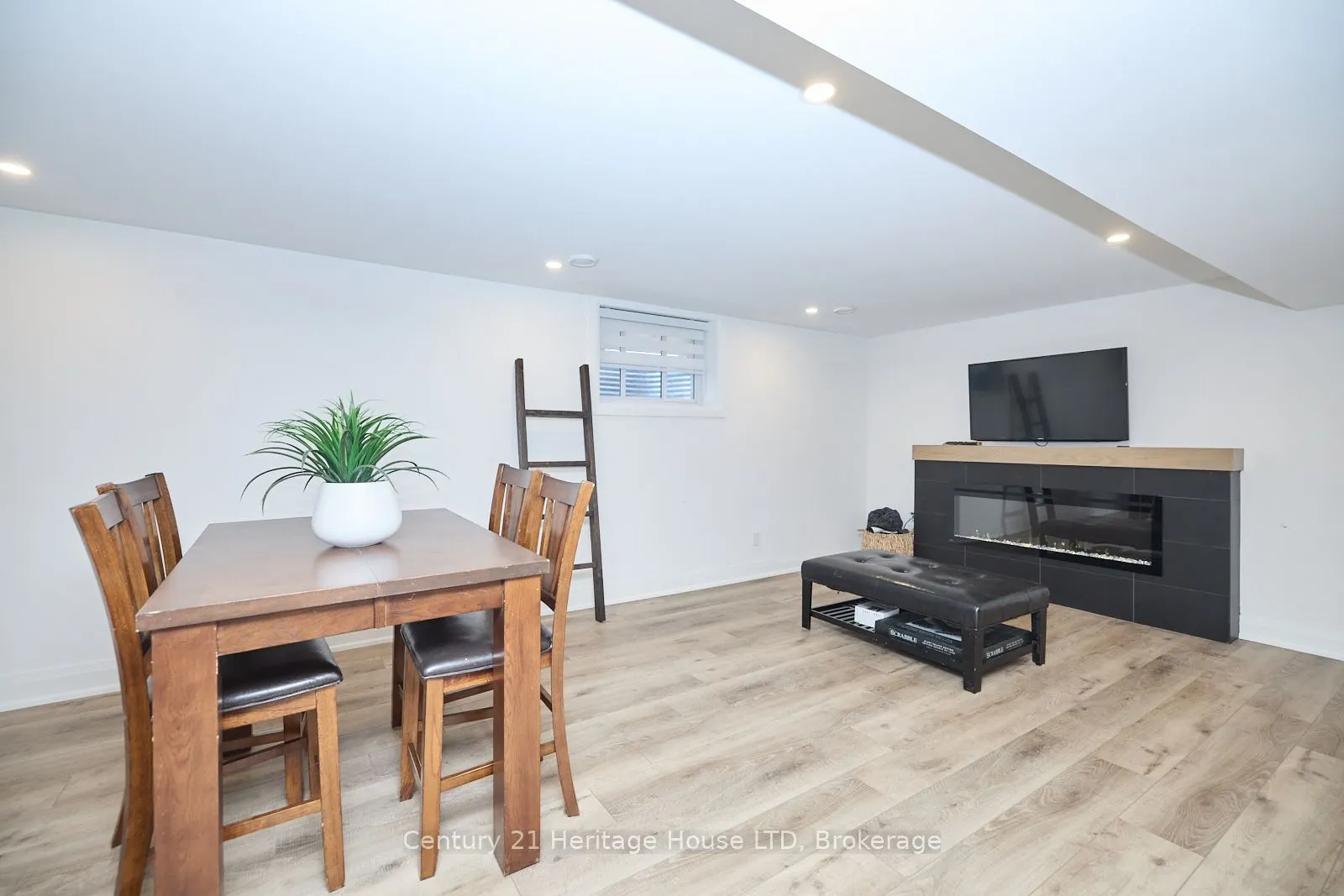42 Aquadale Drive