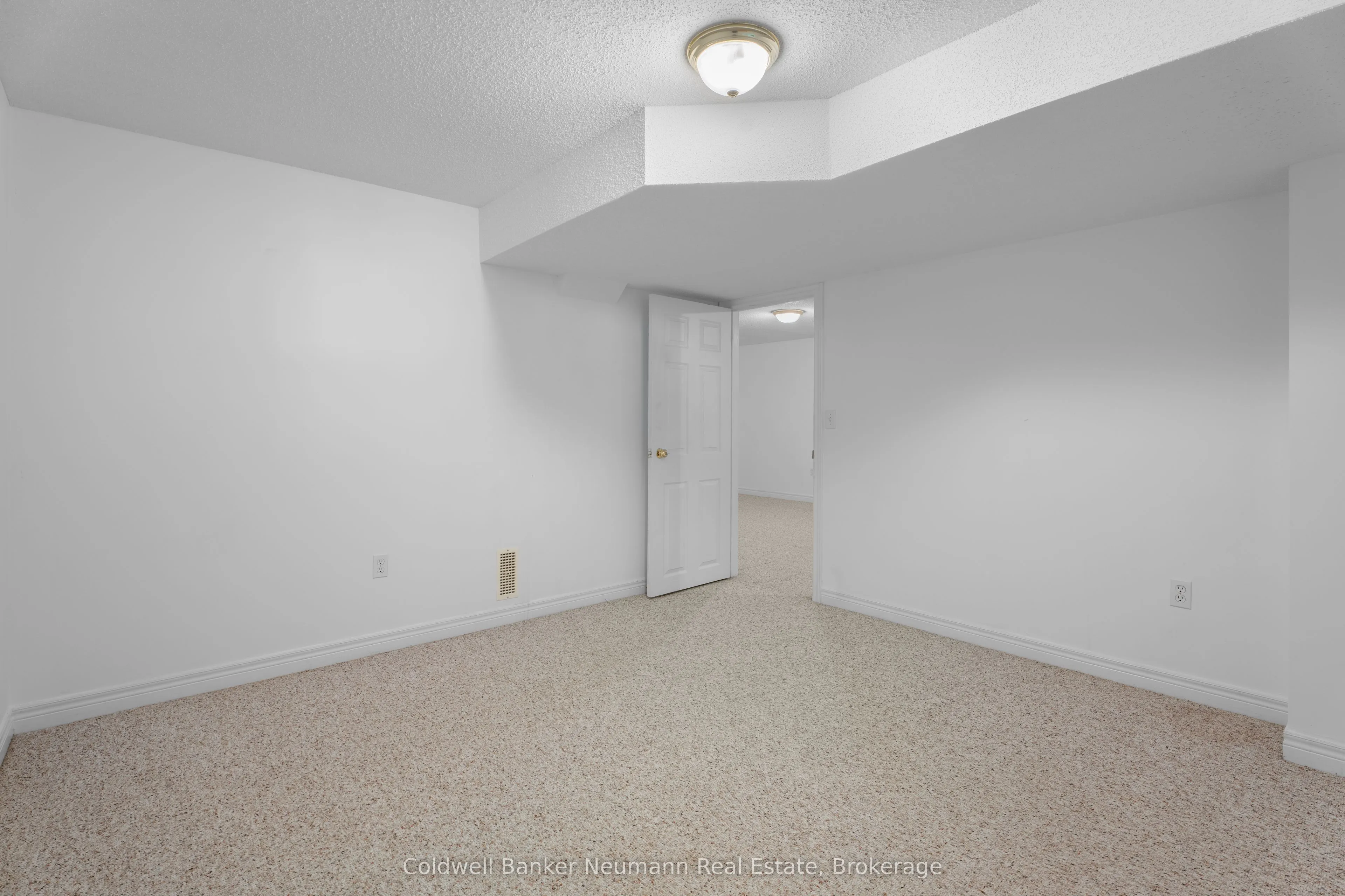 15 Westwind Circle