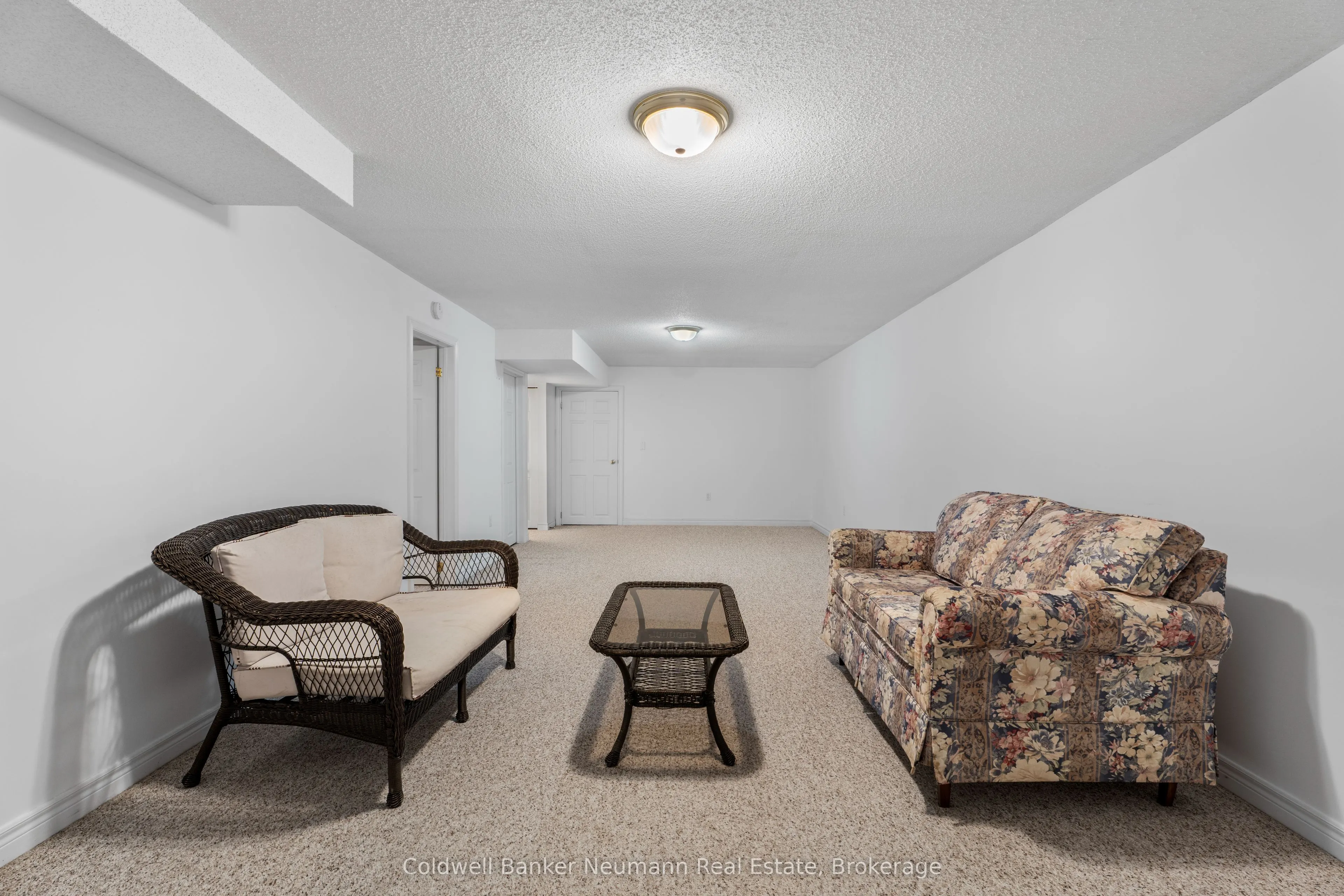 15 Westwind Circle