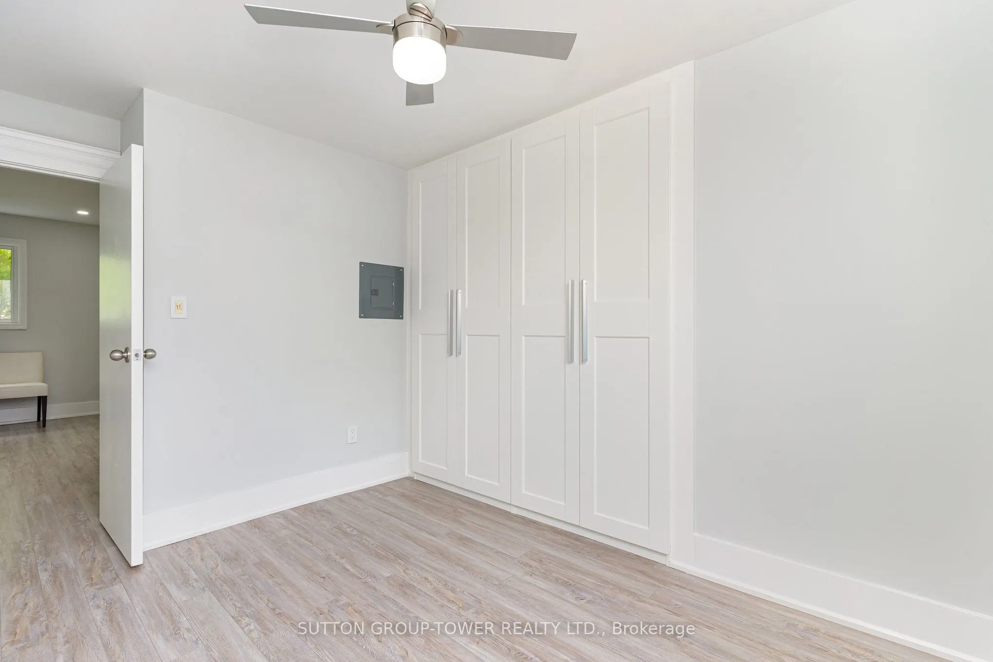 25 Douglas Avenue NE