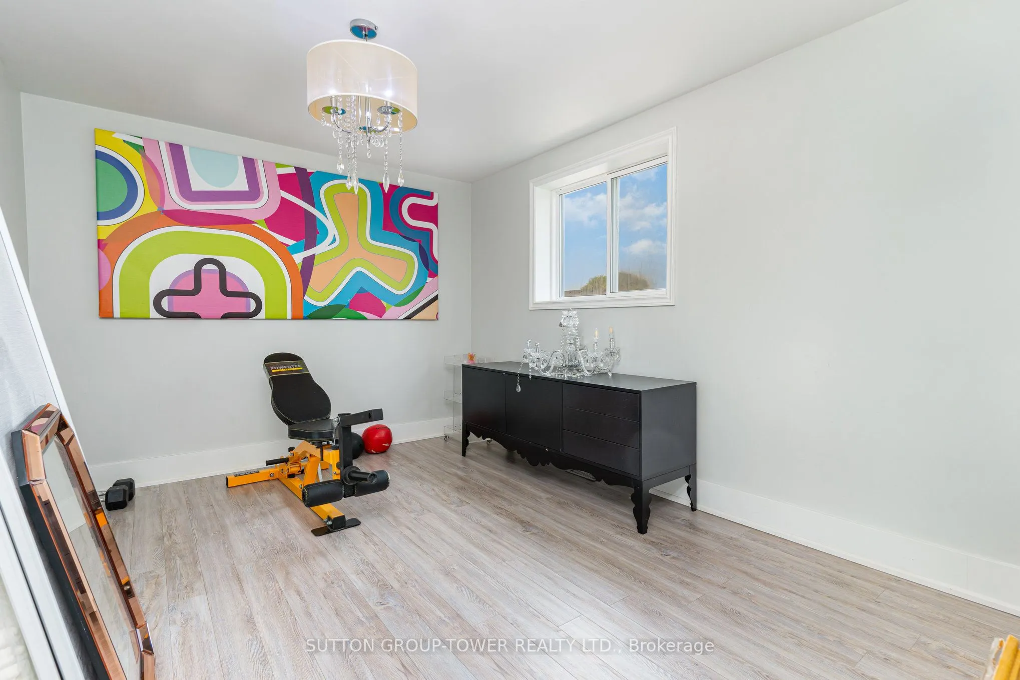 25 Douglas Avenue NE