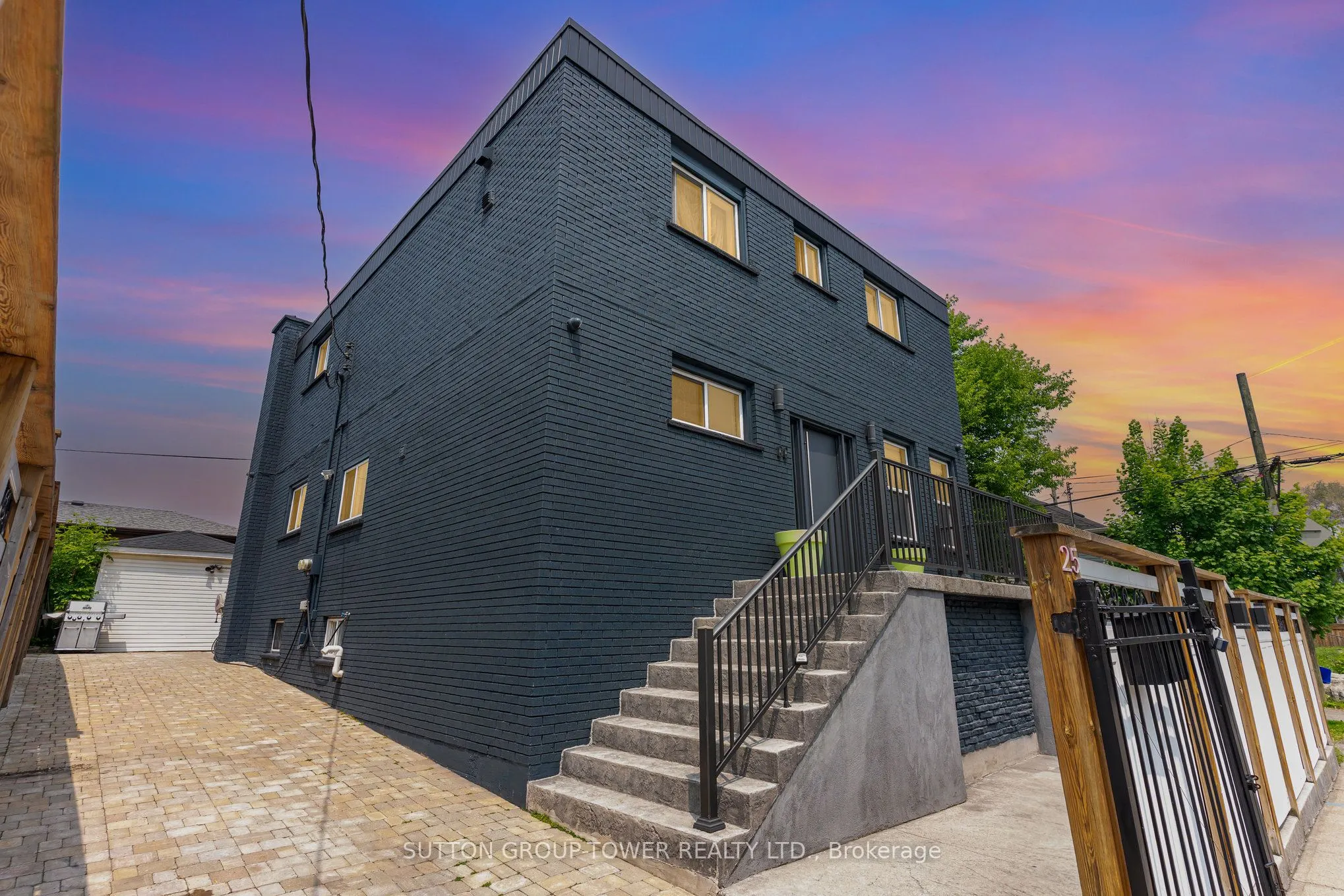 25 Douglas Avenue NE