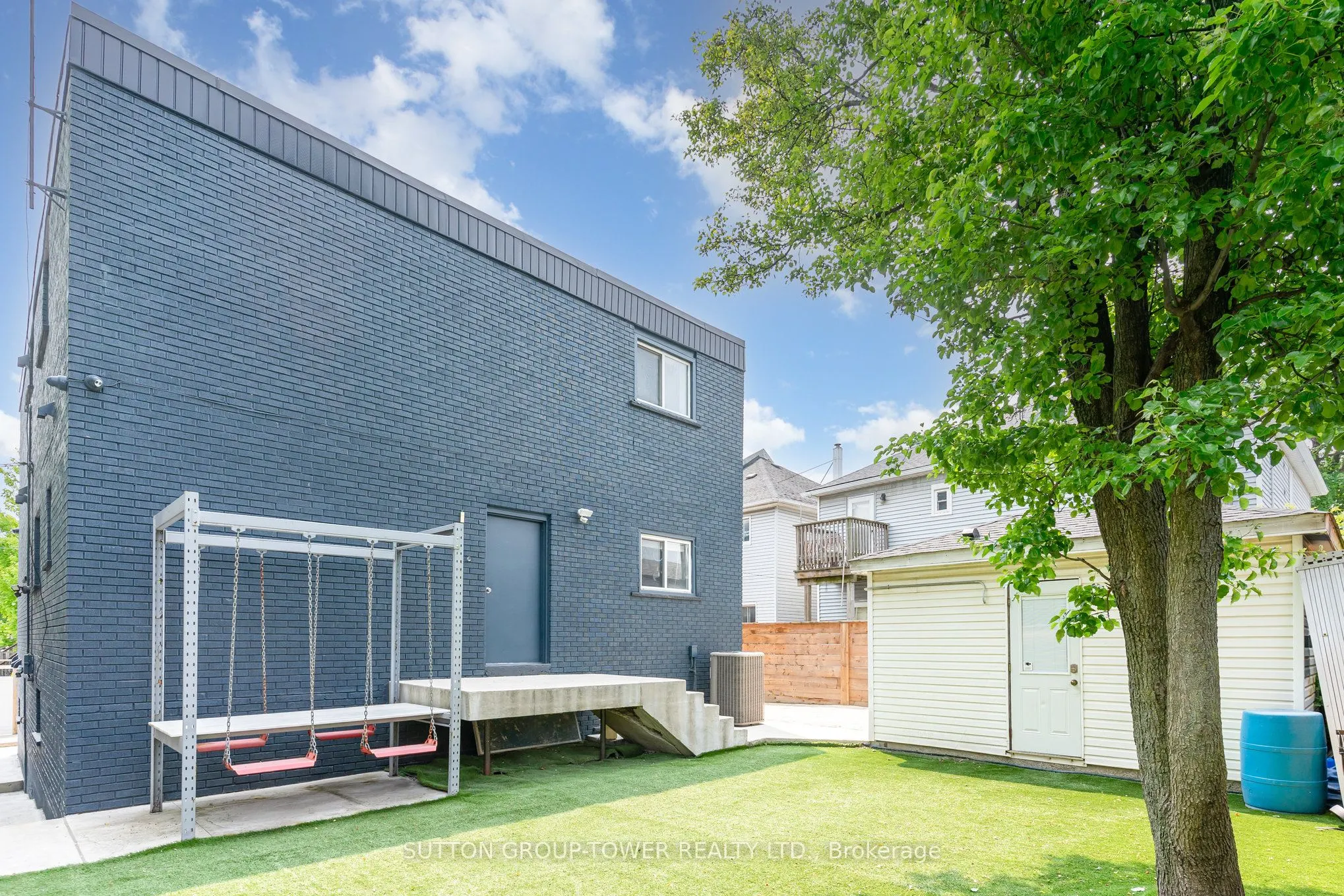 25 Douglas Avenue NE