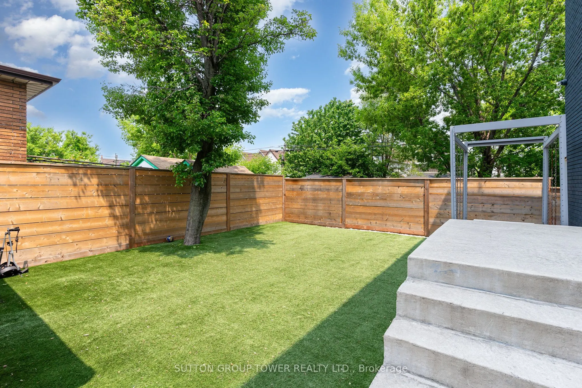 25 Douglas Avenue NE