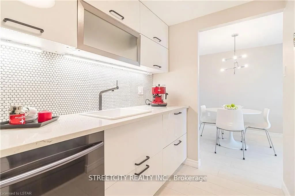 155 Kent Street, #1207