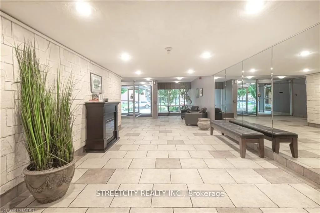 155 Kent Street, #1207