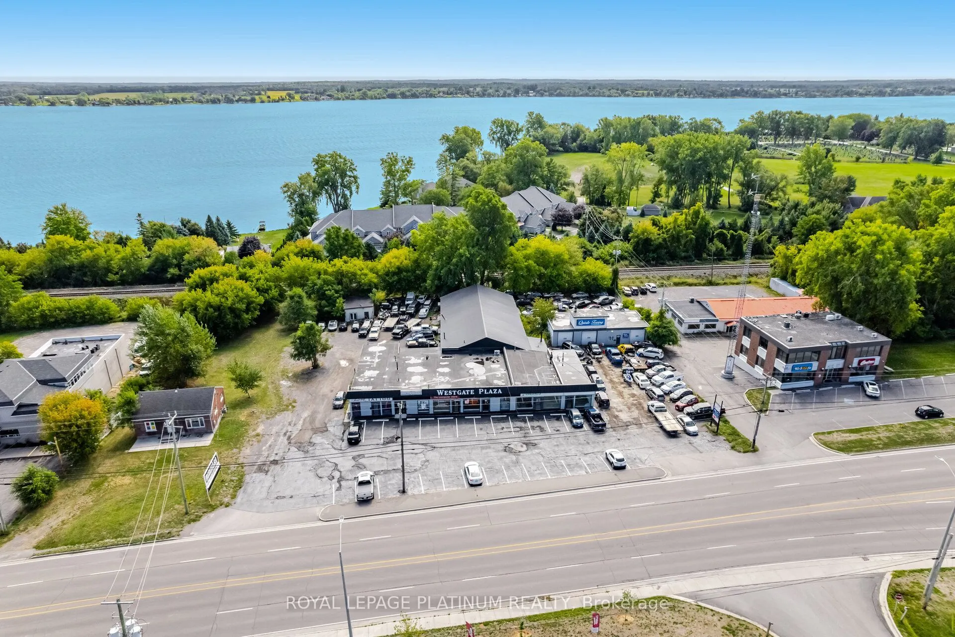 481 Dundas Street W, #6