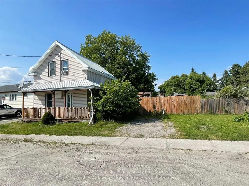 39 Principale Street W