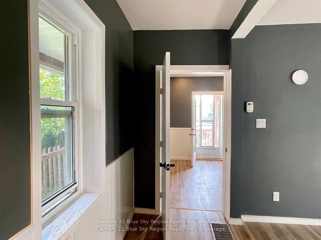 39 Principale Street W