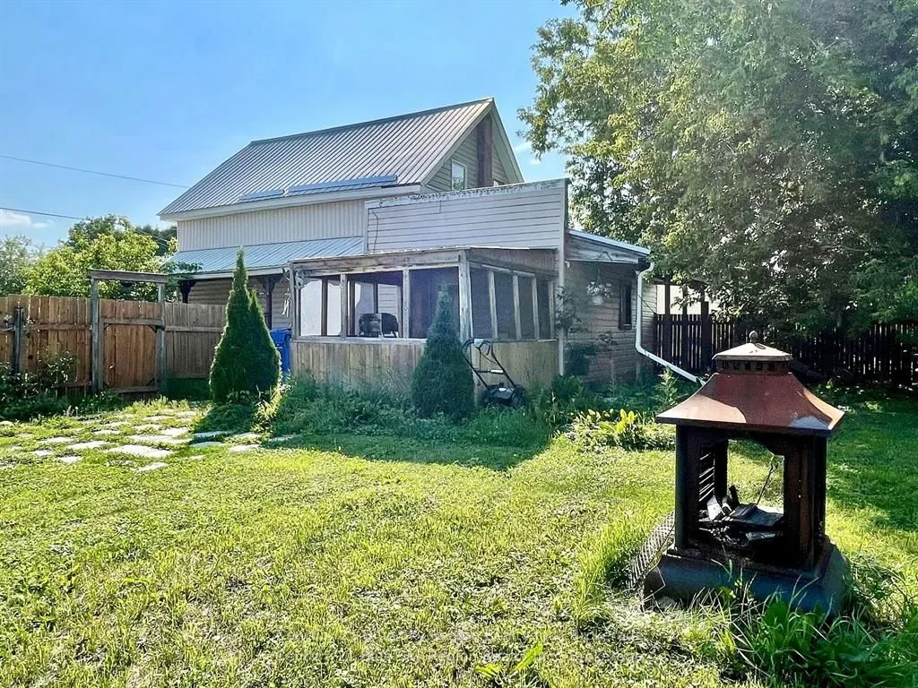 39 Principale Street W