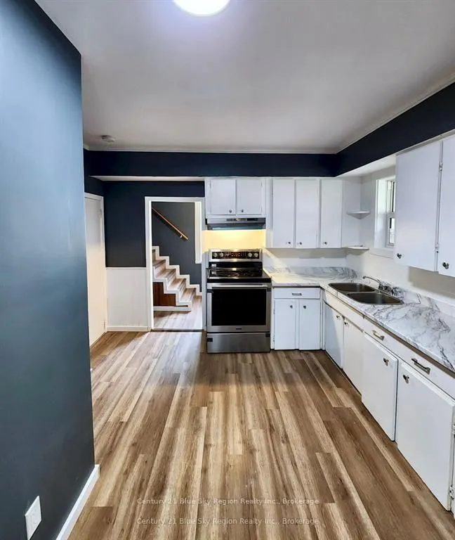 39 Principale Street W