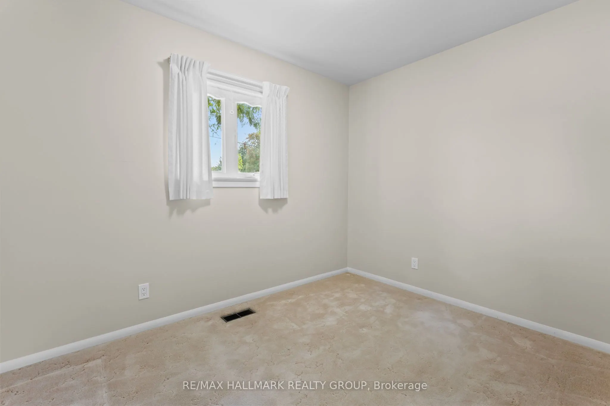 112 Ellis Avenue