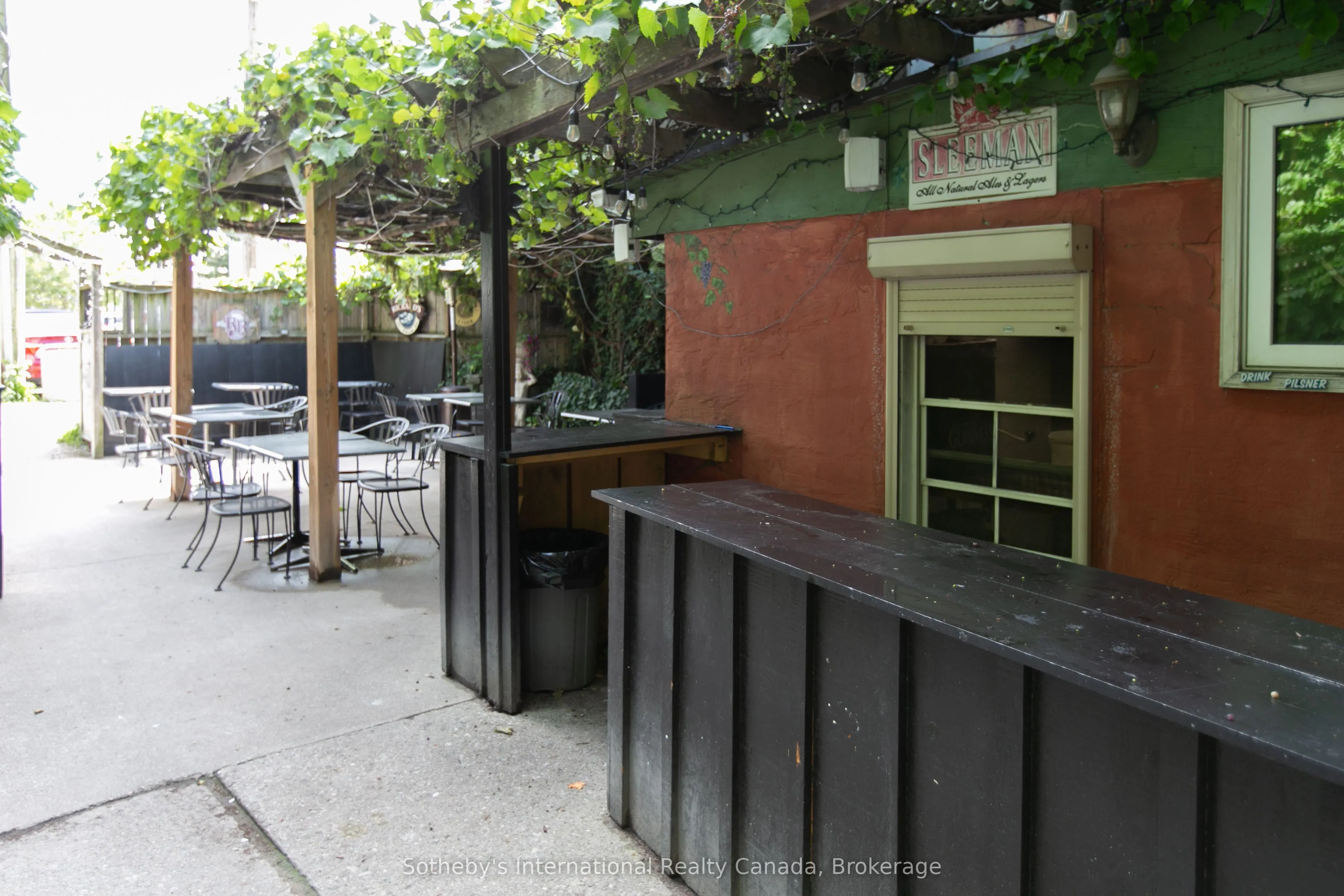 261 9th Street E