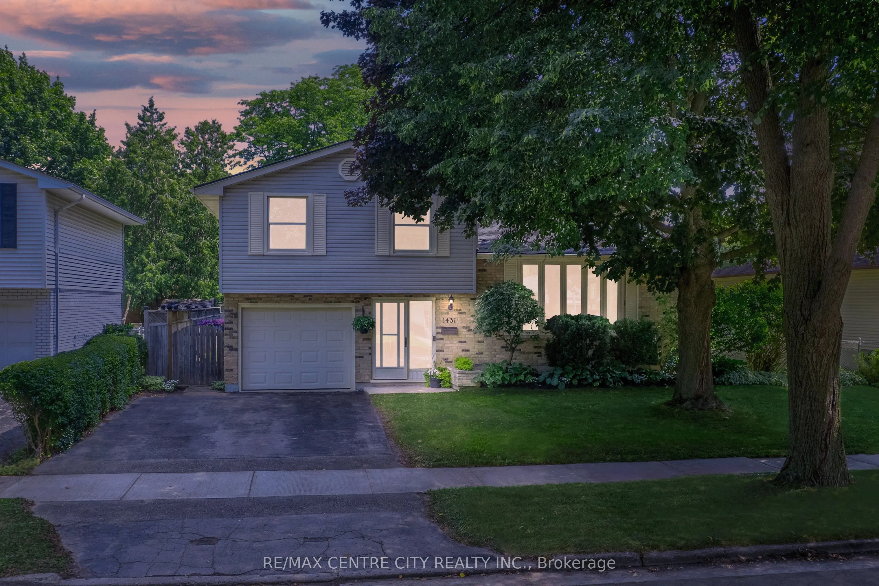1431 STONEYBROOK Crescent