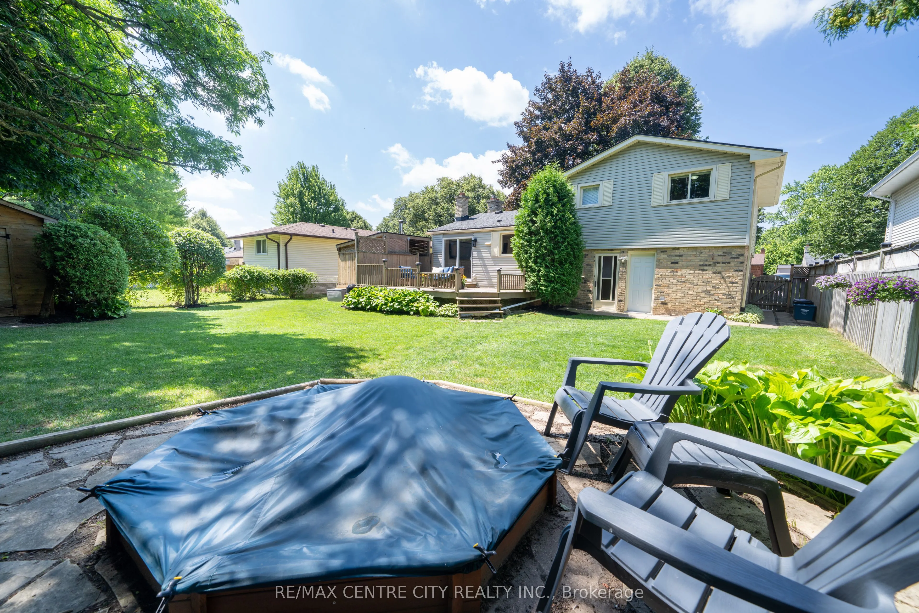 1431 STONEYBROOK Crescent