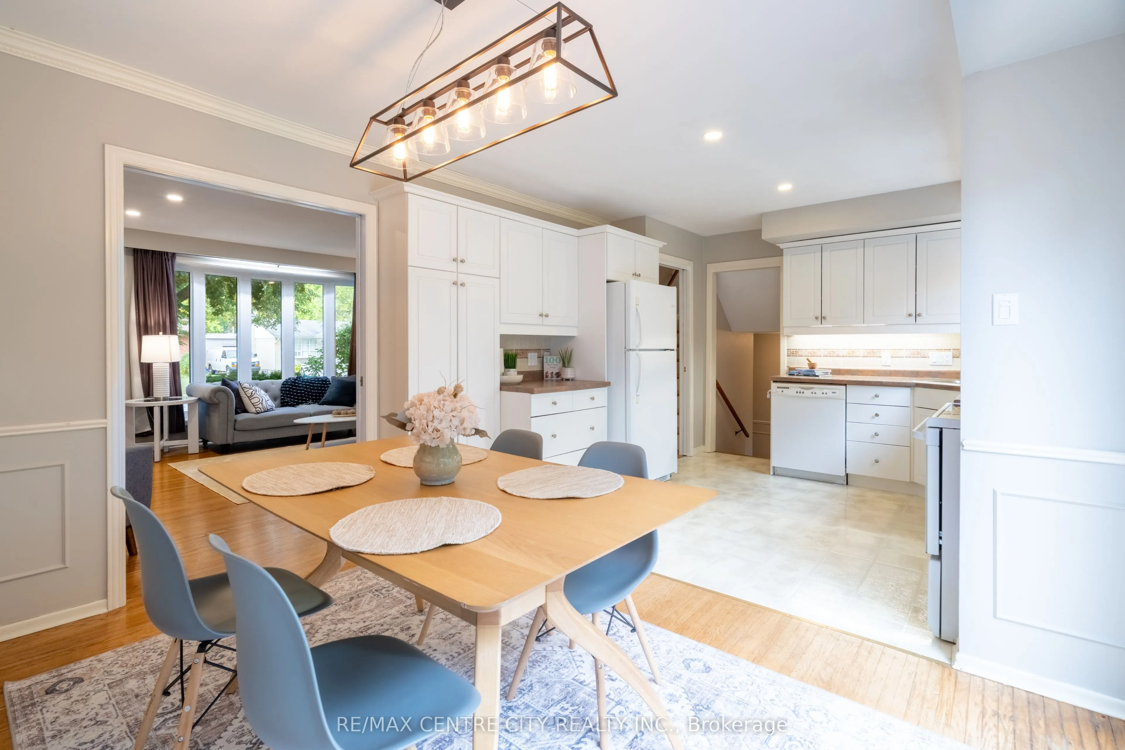 1431 STONEYBROOK Crescent