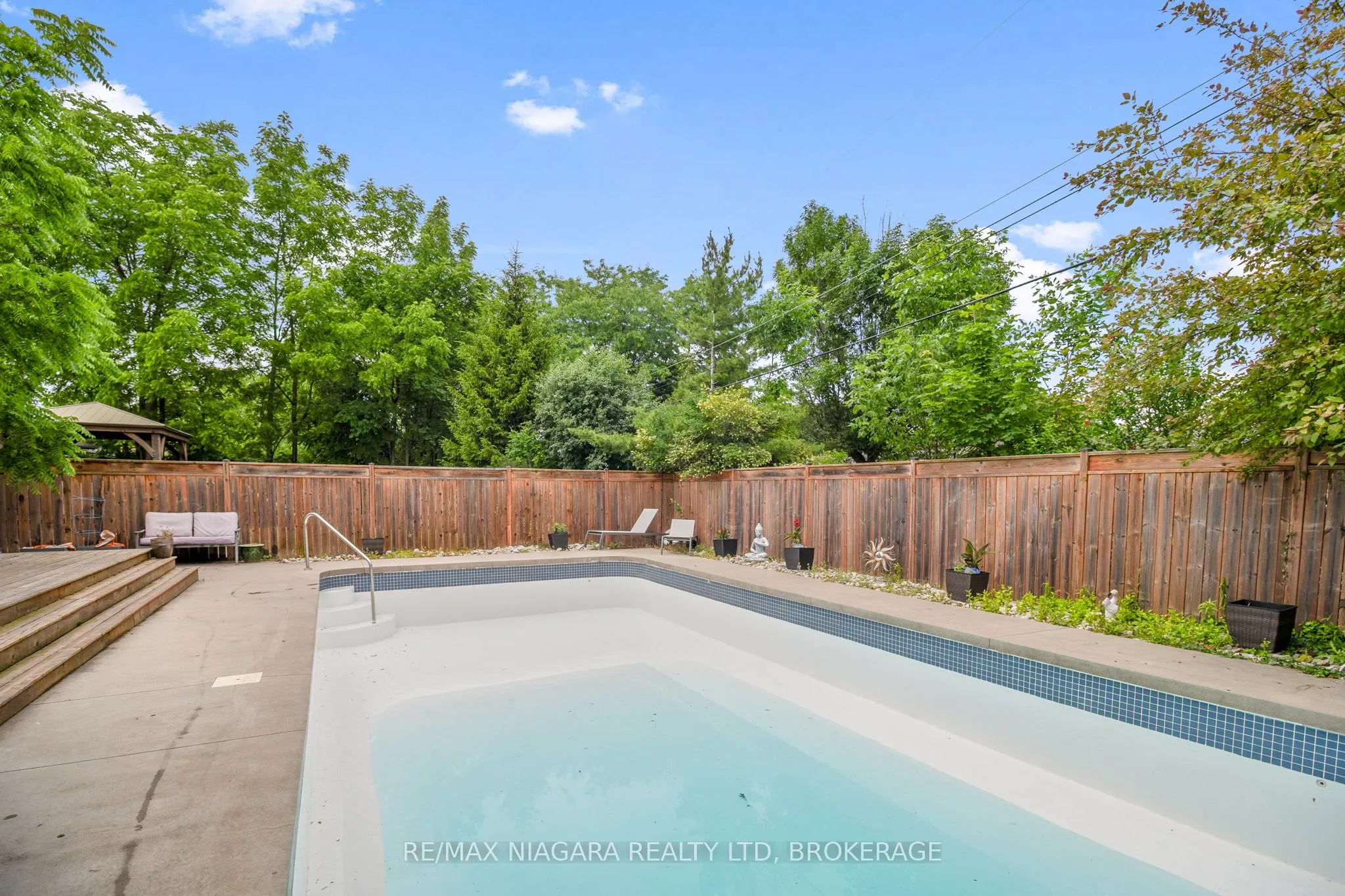 15 Swan Drive