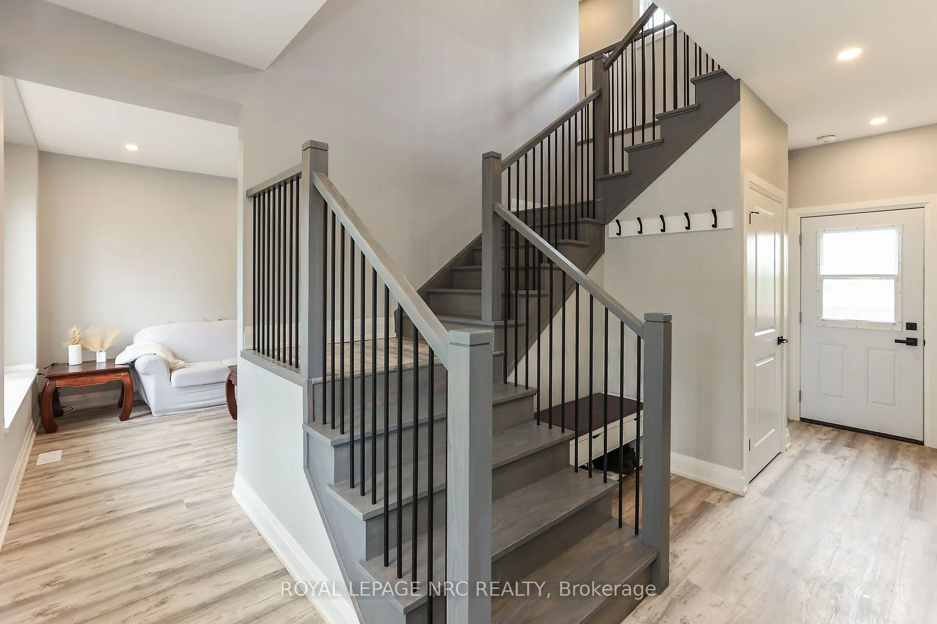 39 Grove Avenue