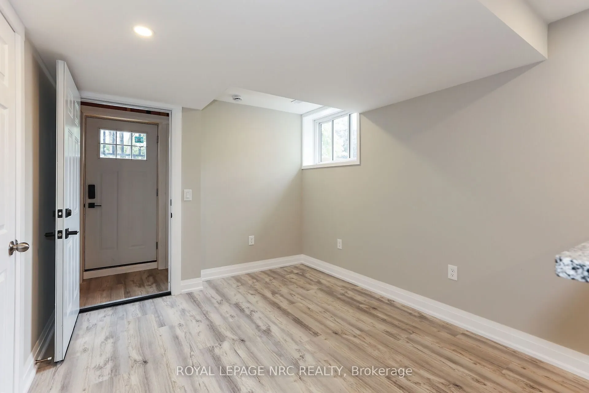 39 Grove Avenue