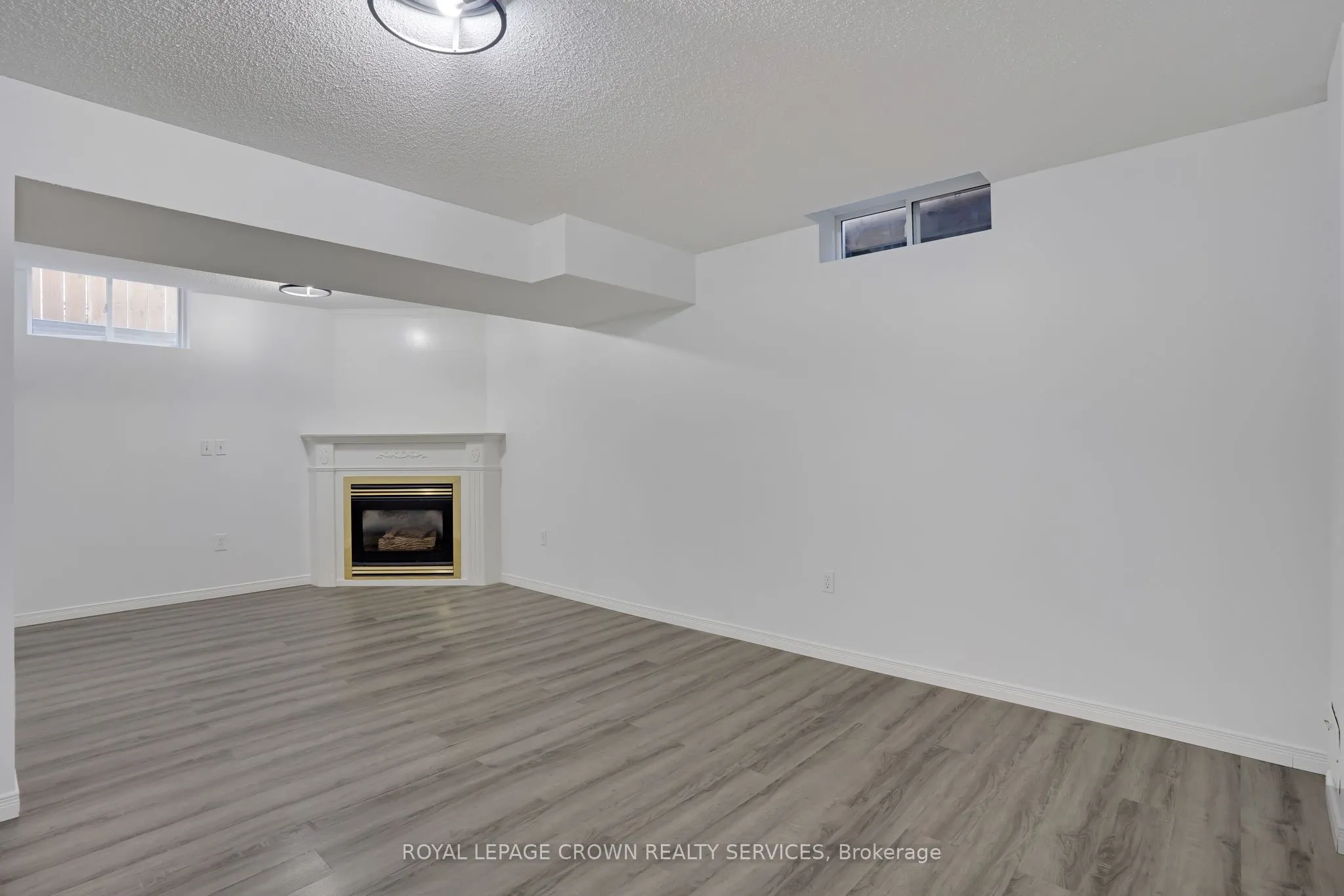 20 Elma Place
