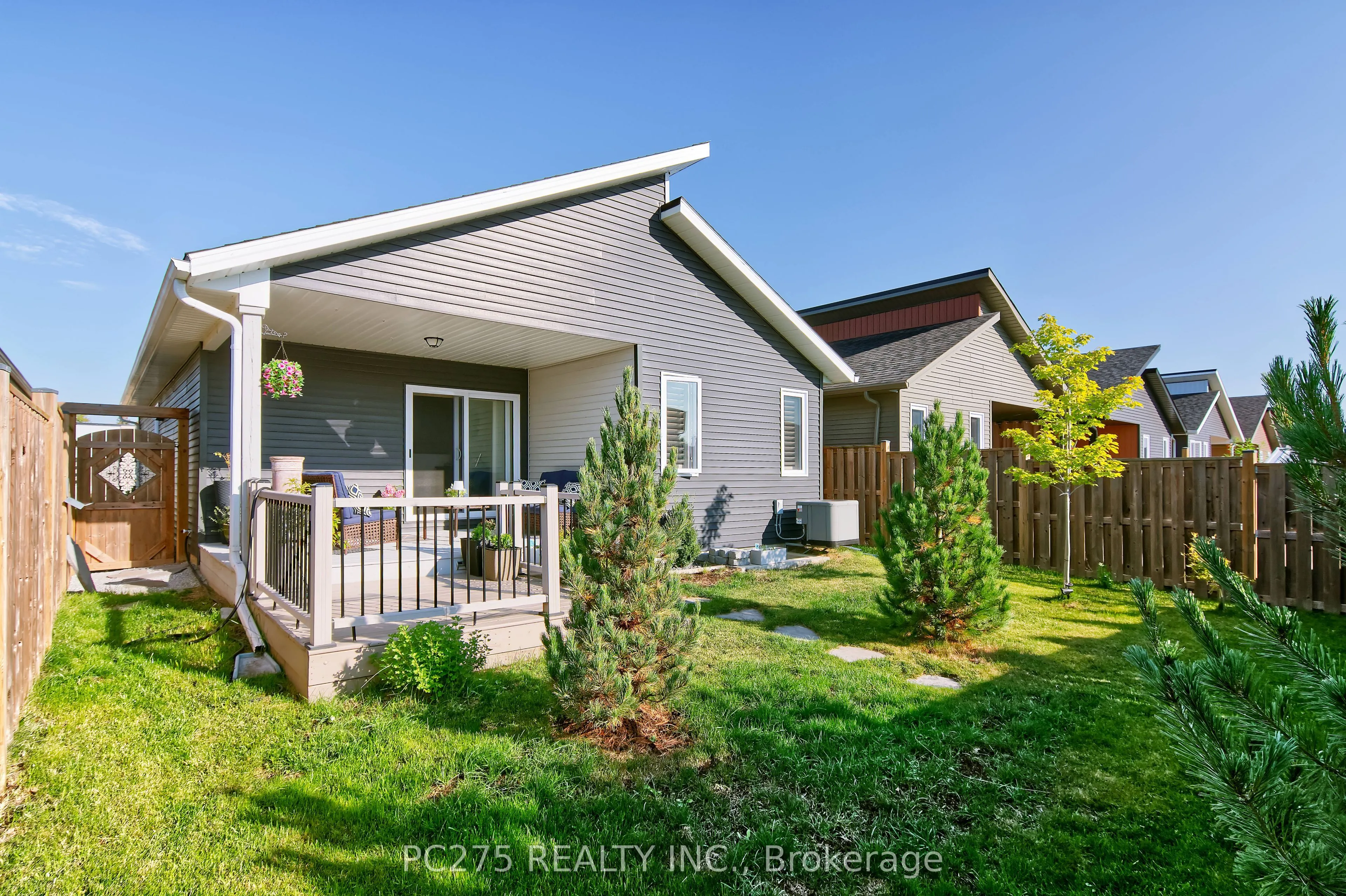 133 Moonstone Crescent