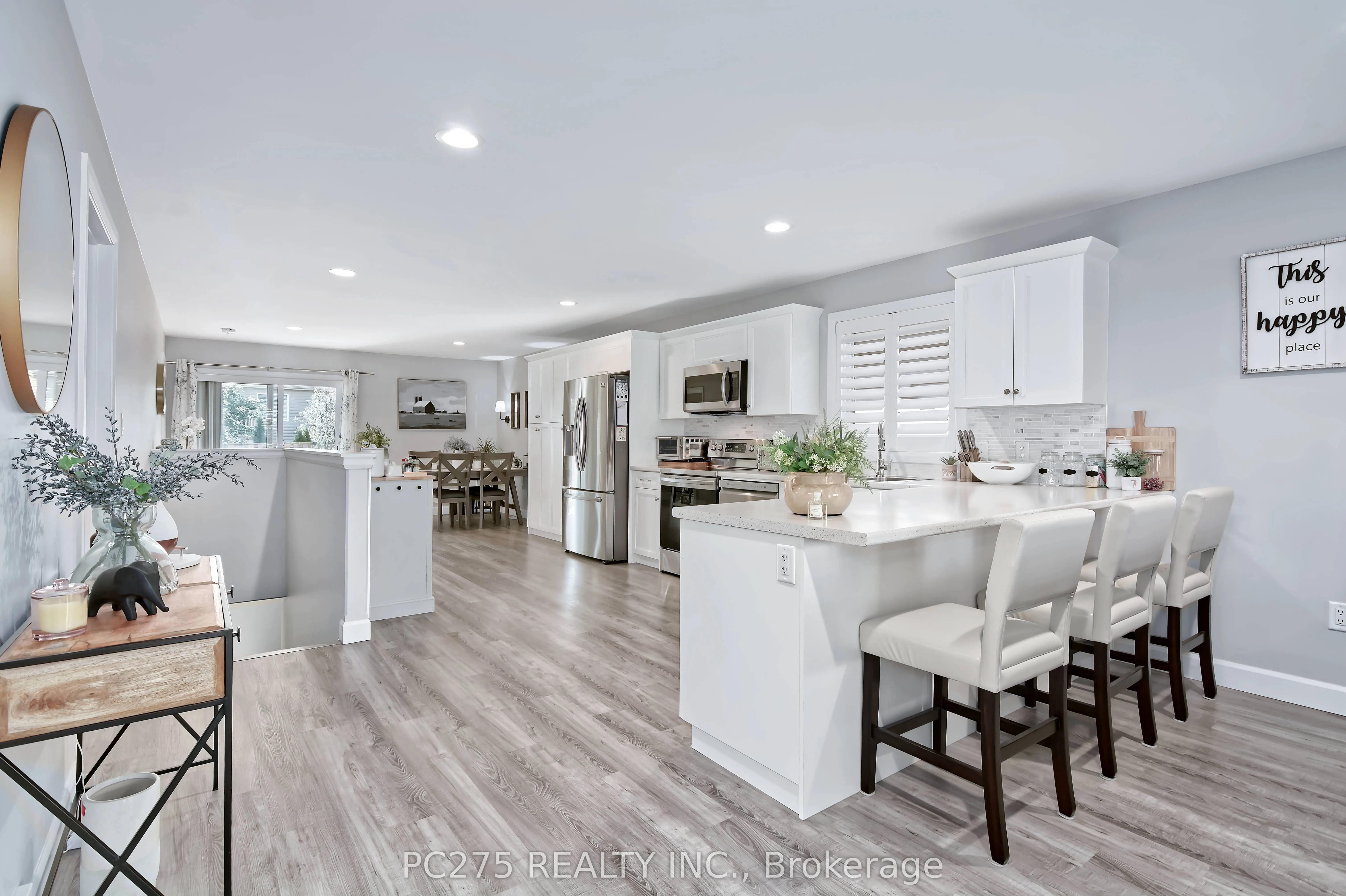 133 Moonstone Crescent