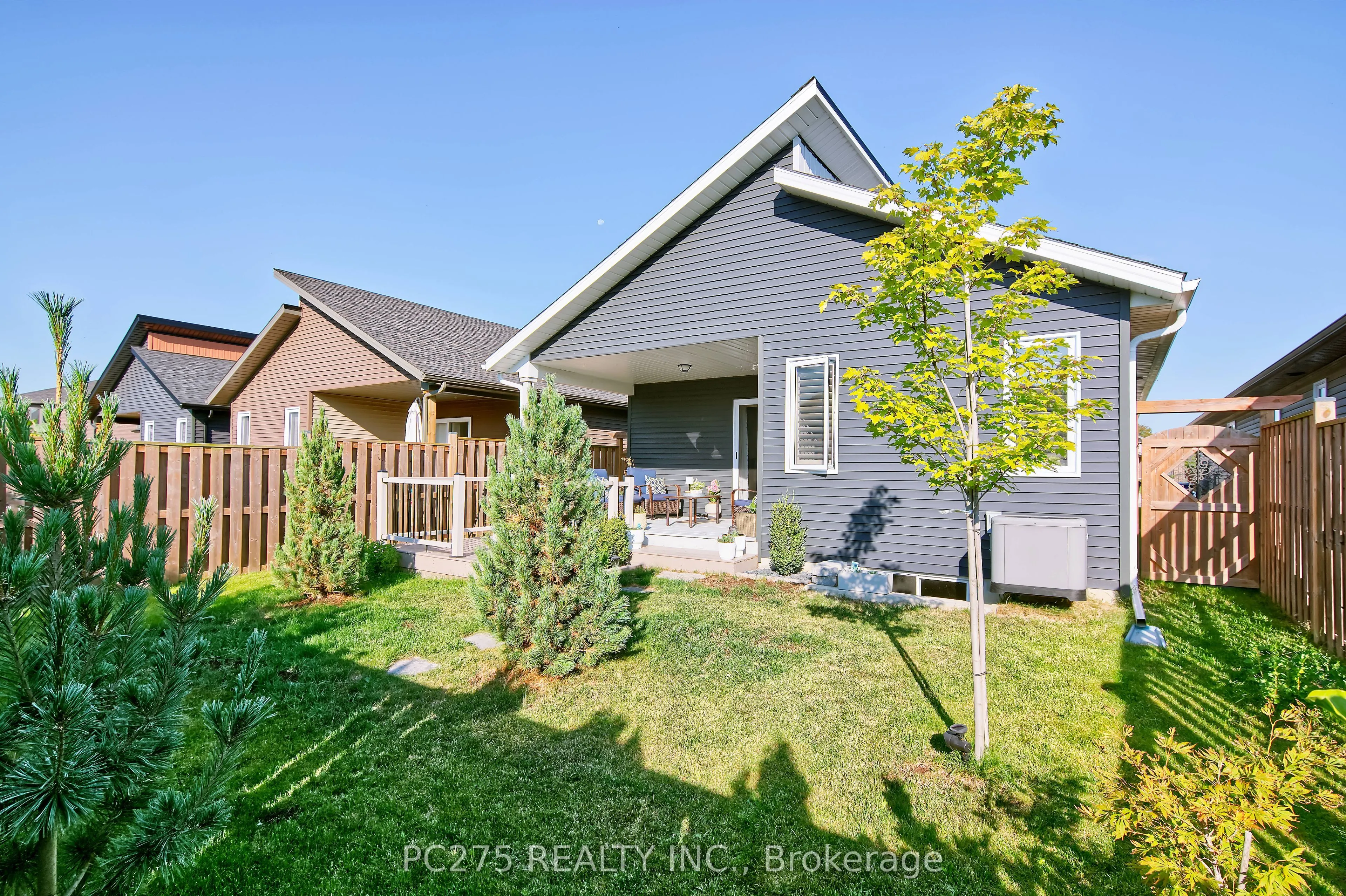 133 Moonstone Crescent