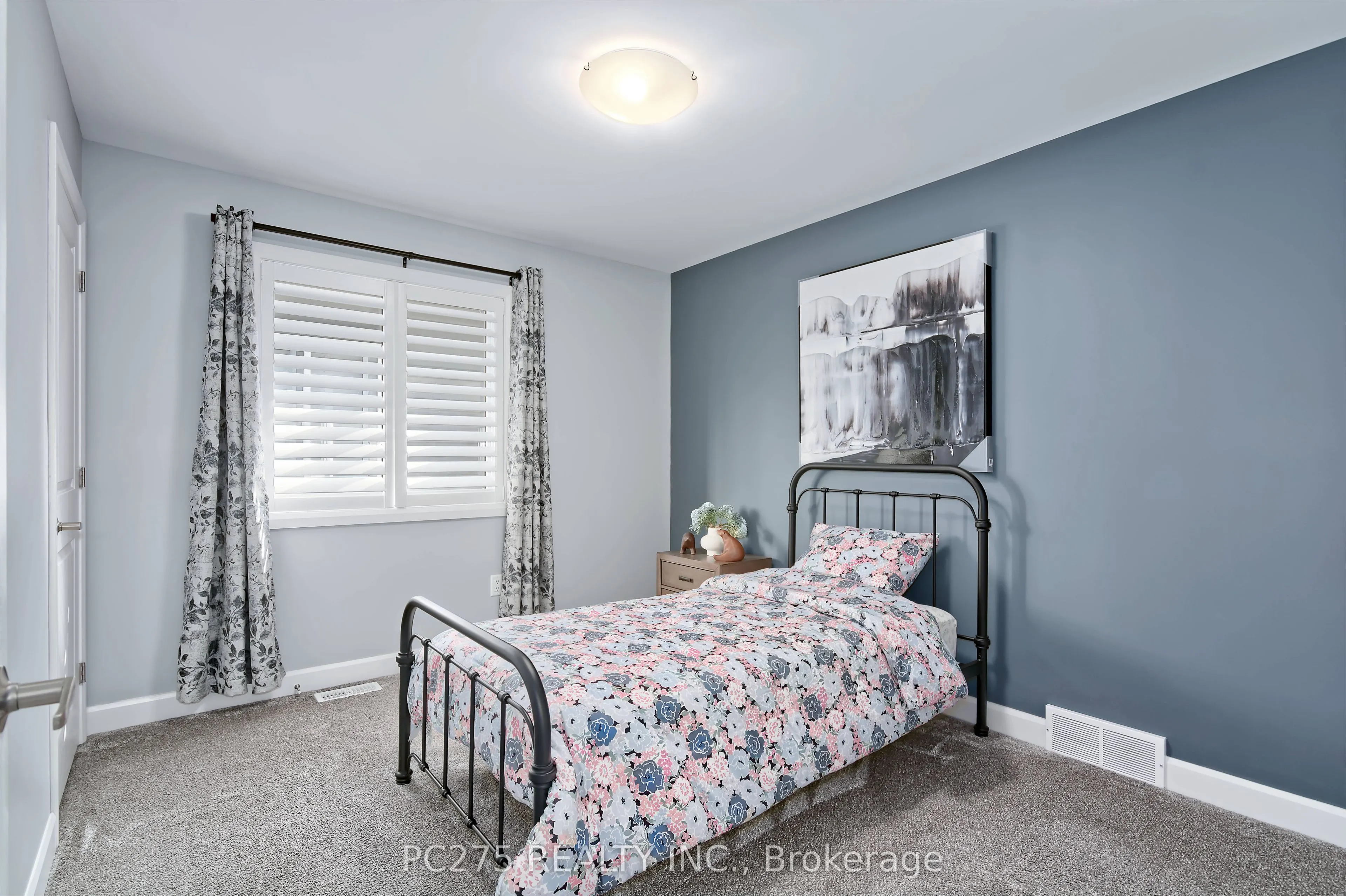 133 Moonstone Crescent