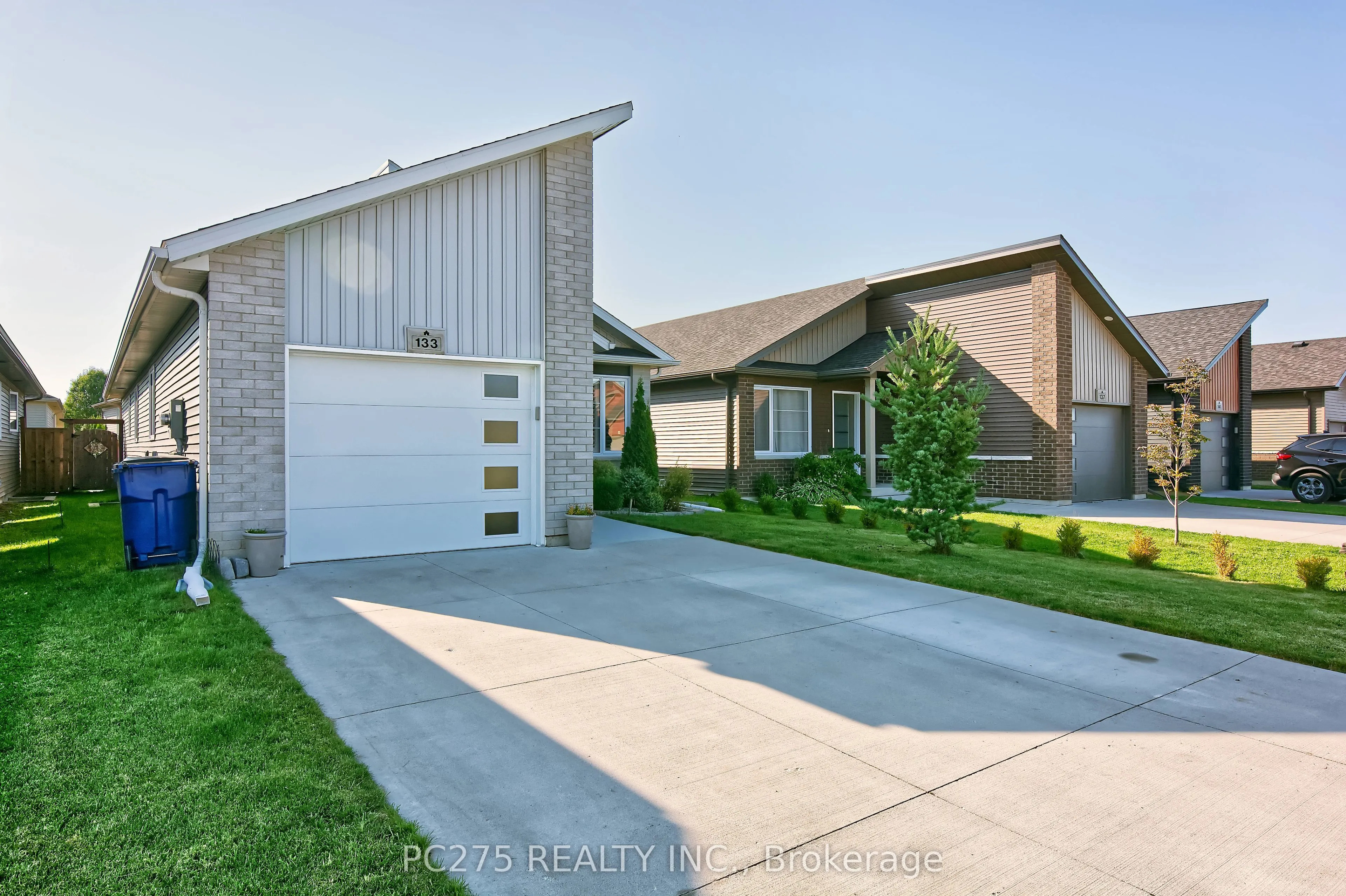 133 Moonstone Crescent