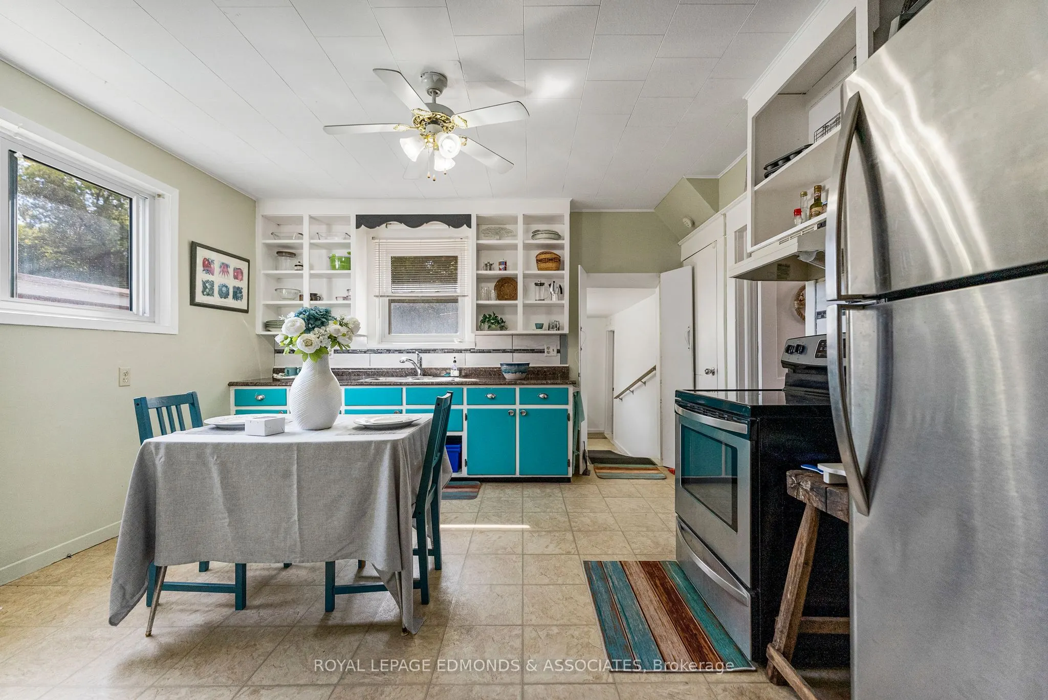 916 Pembroke Street W
